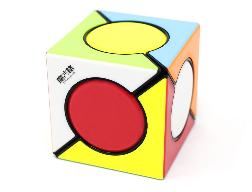 Detalhe do Six Spot Cube QiYi com peças separadas para mostrar o encaixe interno