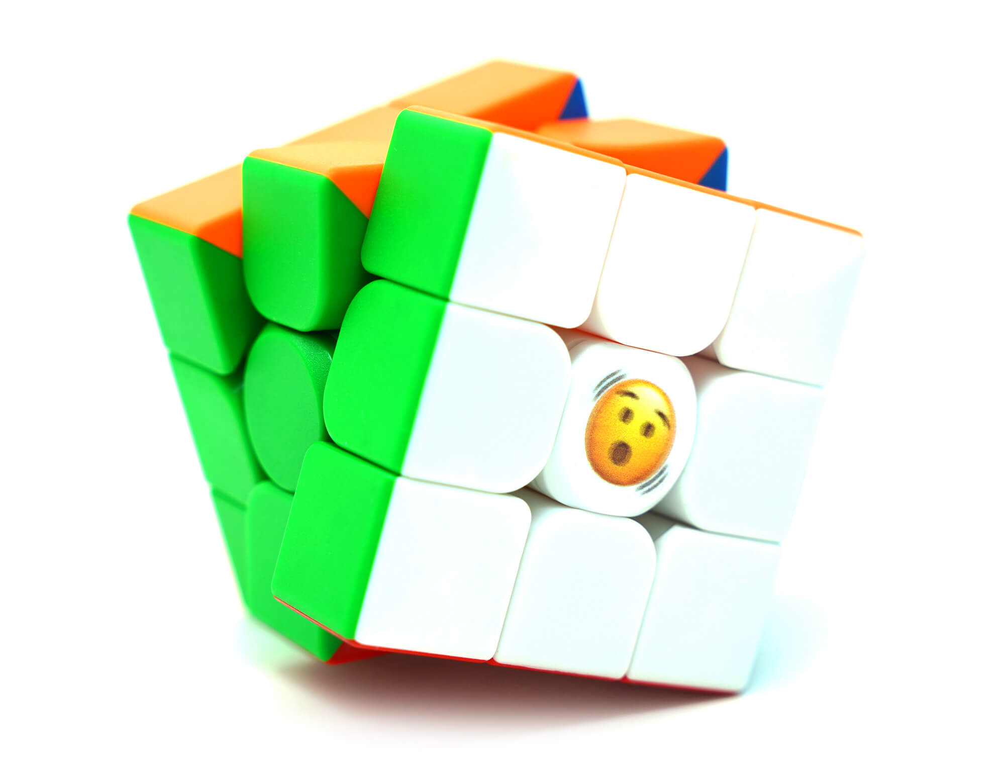 Caixa do kit Cuber Fun vista de frente com identidade visual da Cuber Brasil