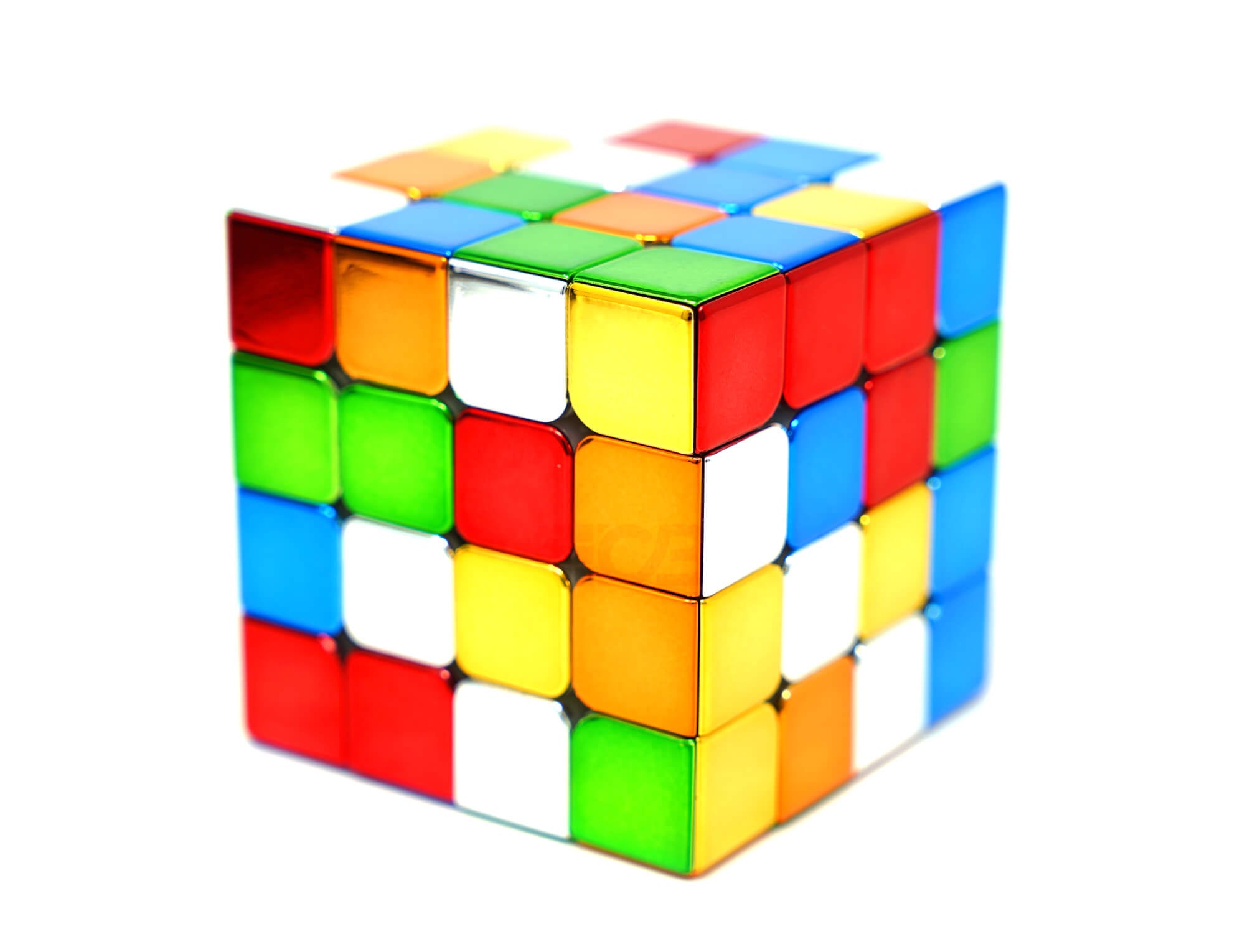 Cubo Mágico 4x4 Cyclone Boys metálico em ângulo lateral mostrando reflexos nas faces