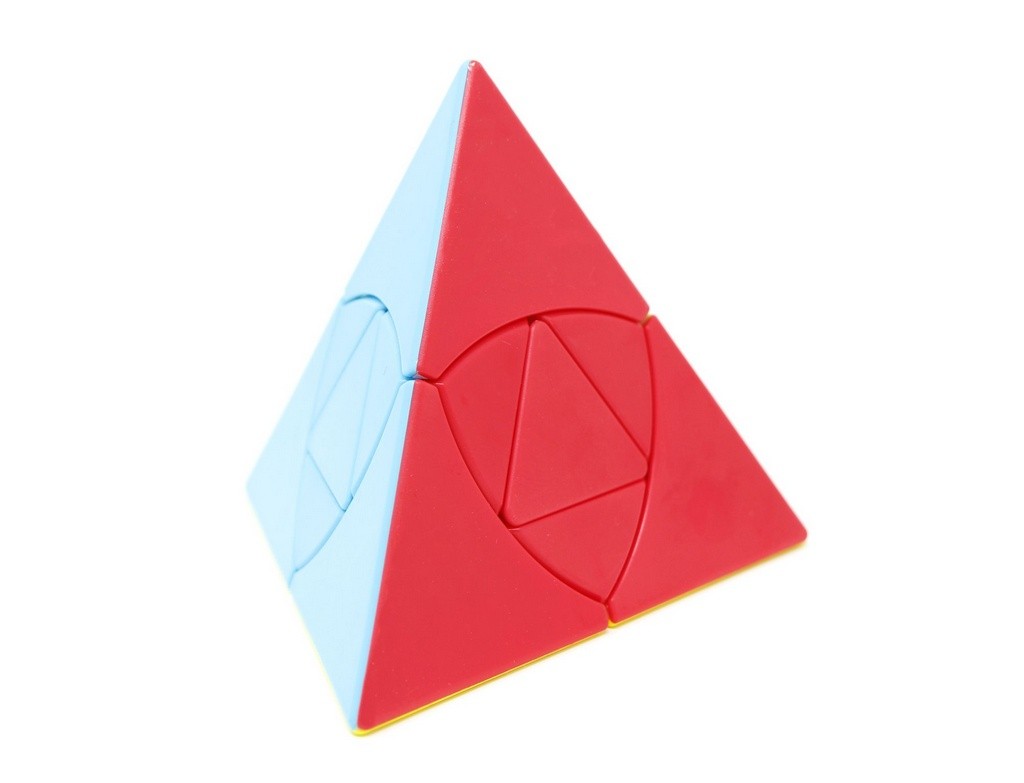 Pyraminx Duomo Color QiYi visto de cima evidenciando a estrutura triangular das faces
