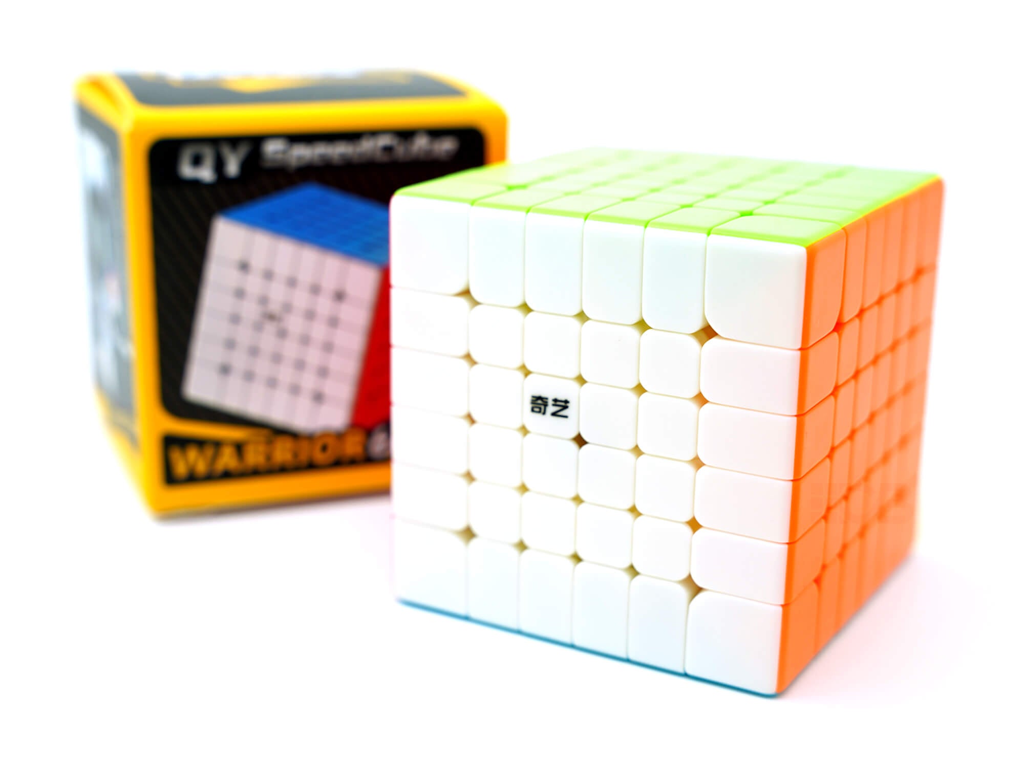 Cubo Mágico 6x6 QiYi Warrior Stickerless — visão em perspectiva das camadas superiores