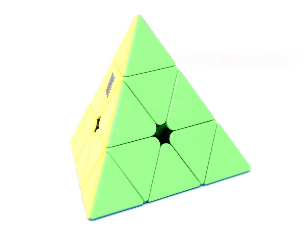 Pyraminx Meilong MoYu stickerless — vista superior com as cinco faces coloridas visíveis