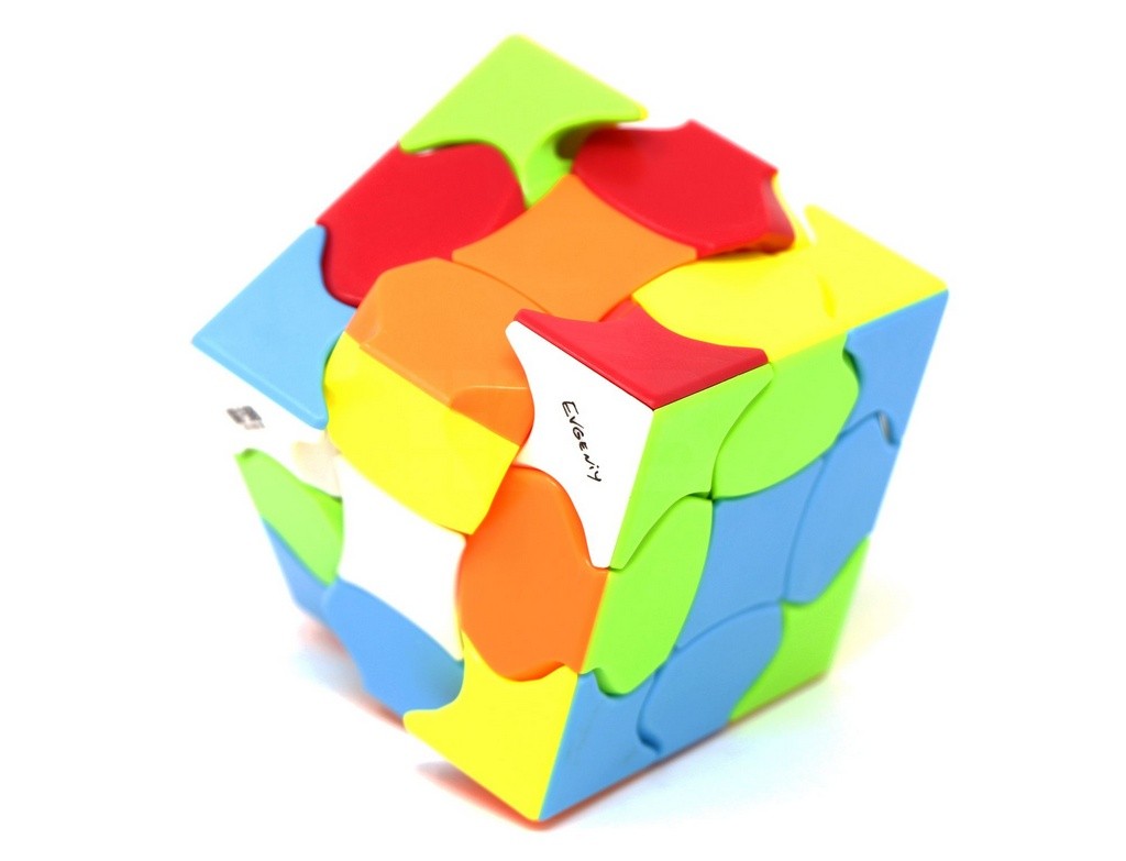 Cubo Mágico 3x3 QiYi Fluffy Color stickerless com textura nas peças, vista frontal