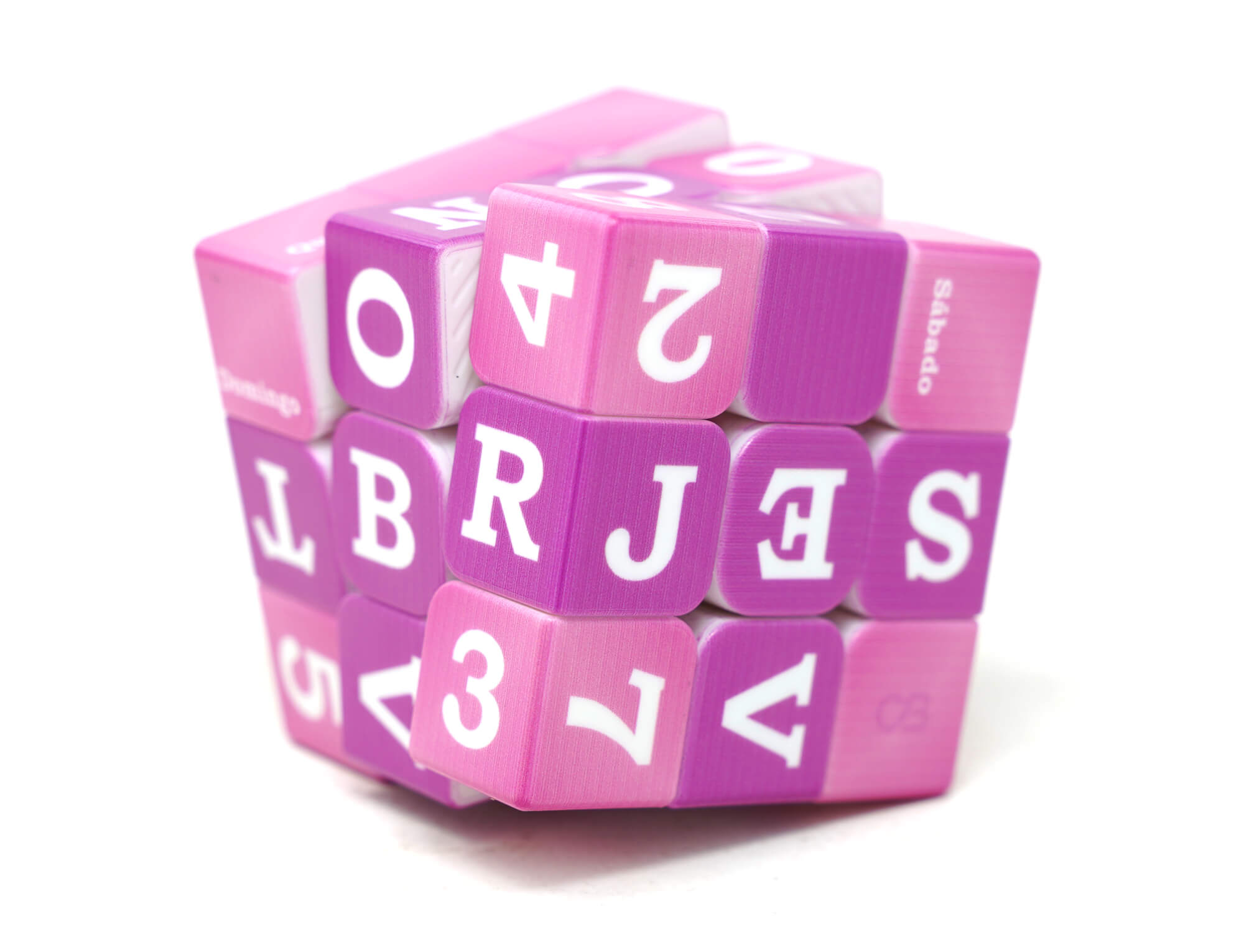 Cubo Mágico Calendário em perspectiva mostrando três faces com data completa