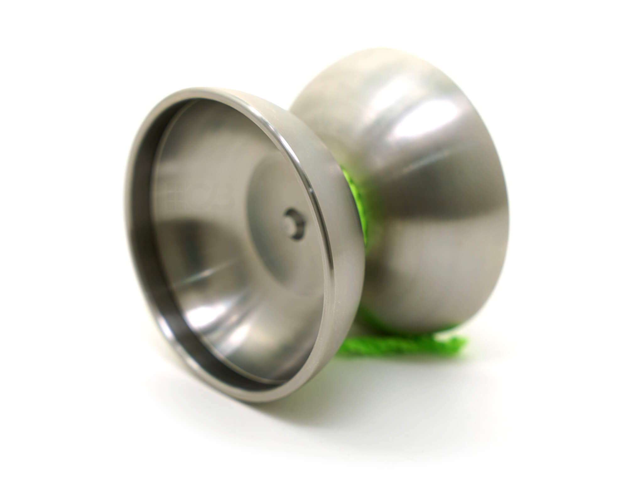 Ioiô profissional P24 Yoyo Formula em aço inoxidável com acabamento espelhado prata — vista frontal