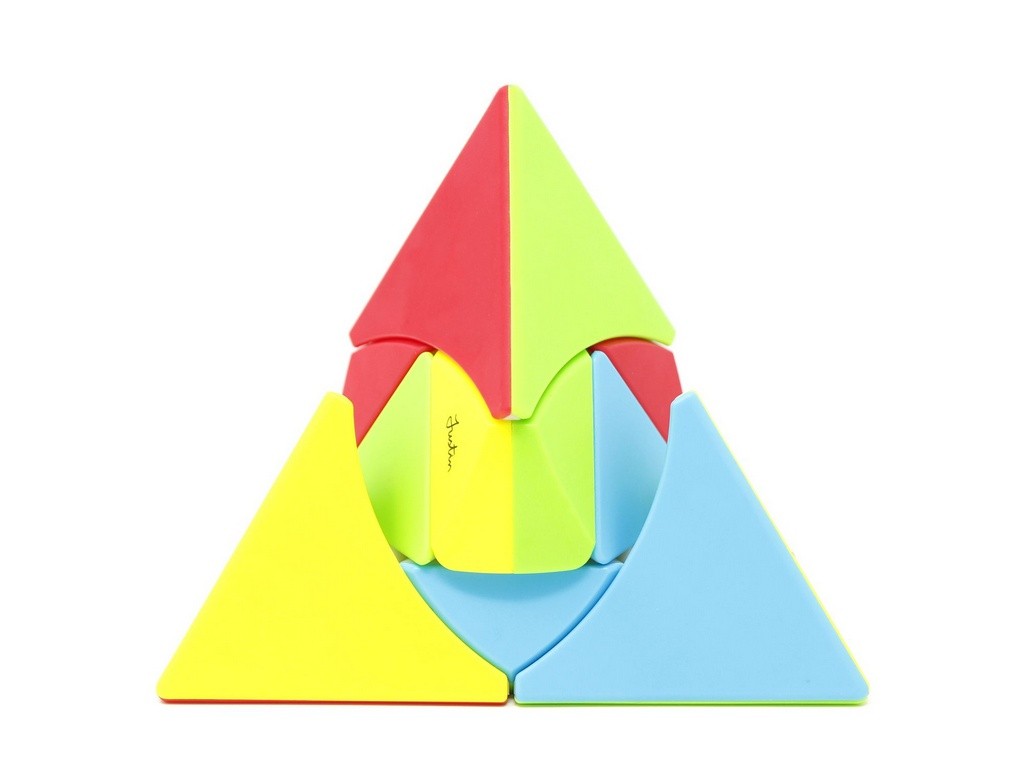Pyraminx Duomo Color QiYi em vista frontal com as quatro faces coloridas em evidência