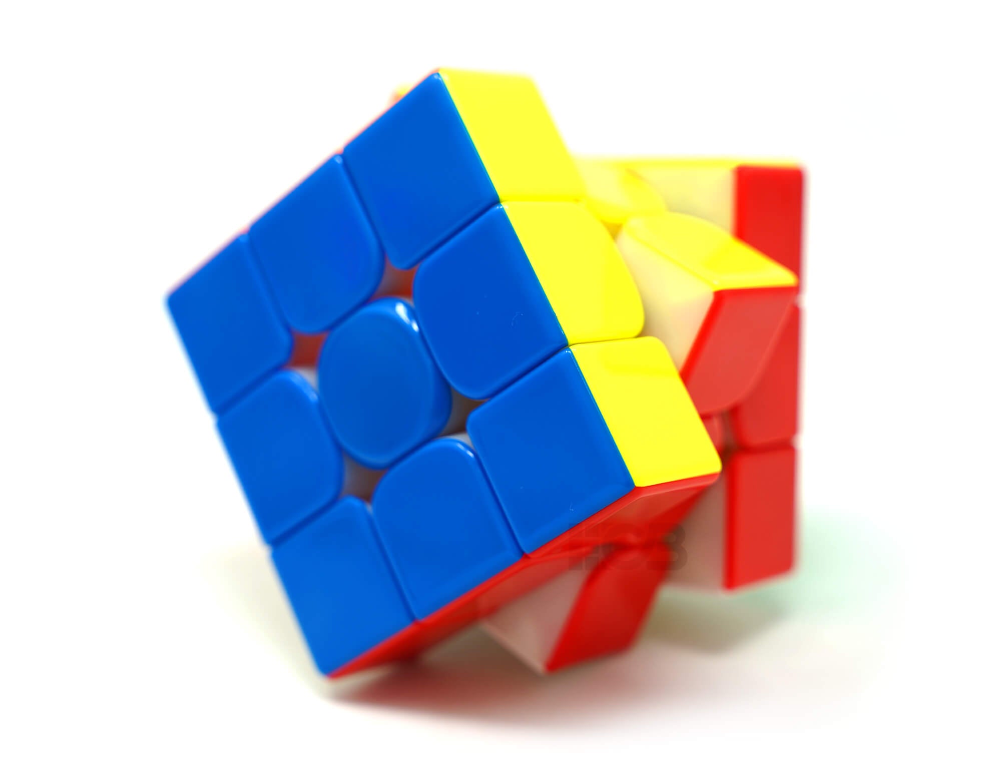 Cubo desmontado mostrando as peças internas do Super RS3M V2 MoYu