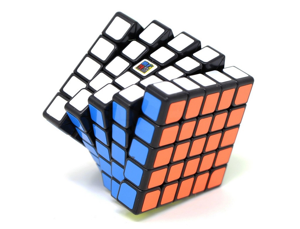 Cubo Mágico 5x5 MoYu Meilong — ângulo superior destacando a grade de centros do 5x5