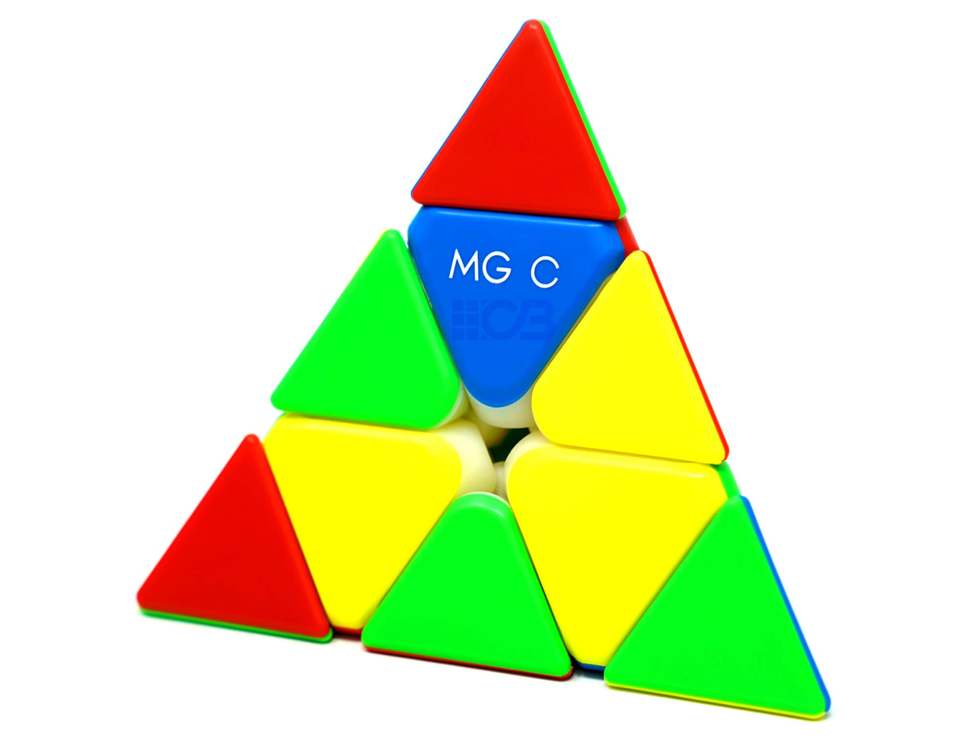 Vista superior do Pyraminx YJ MGC Evo evidenciando a estrutura triangular e as cores