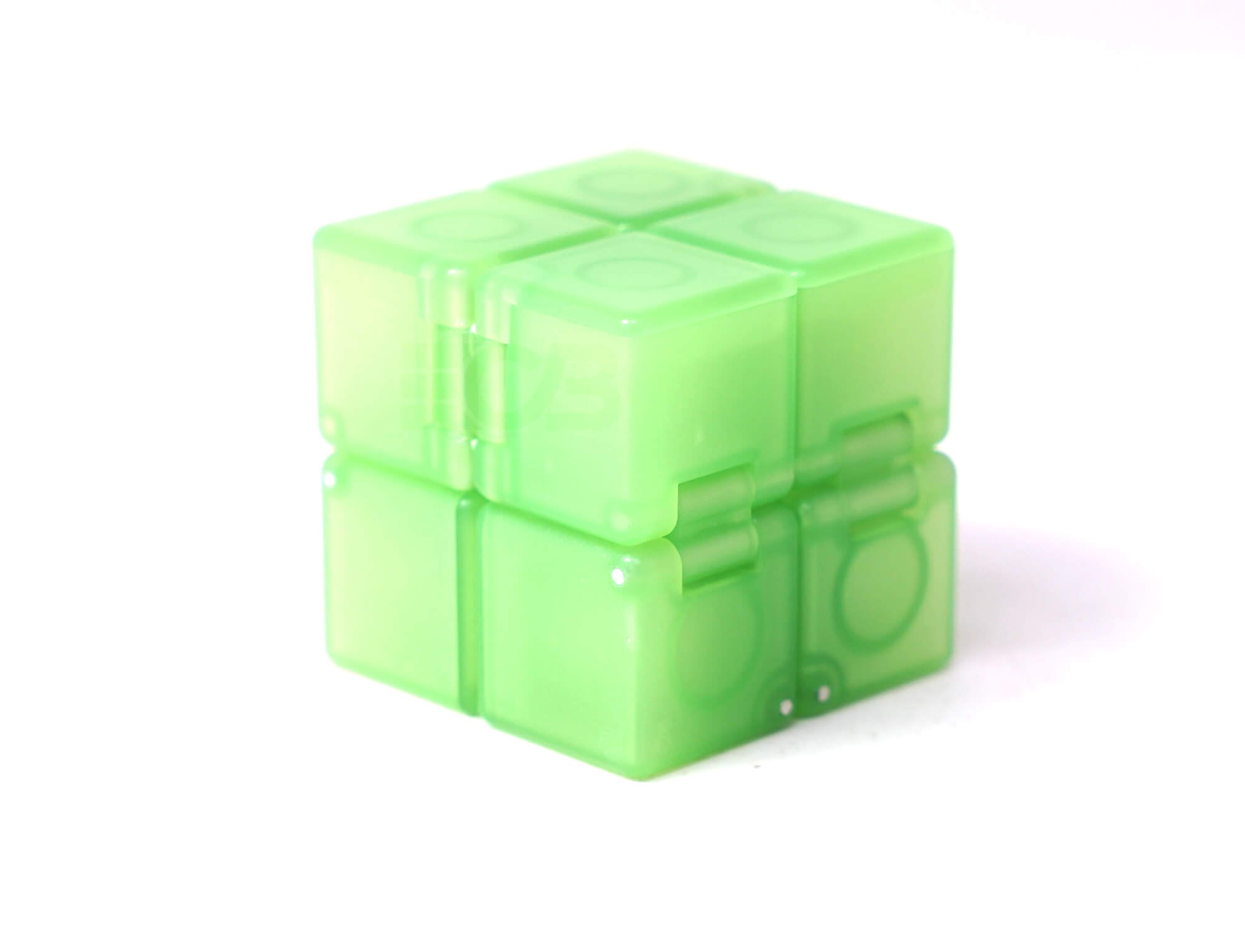 Cubo Infinito SengSo verde fosforescente aberto em formato de ziguezague sobre fundo branco