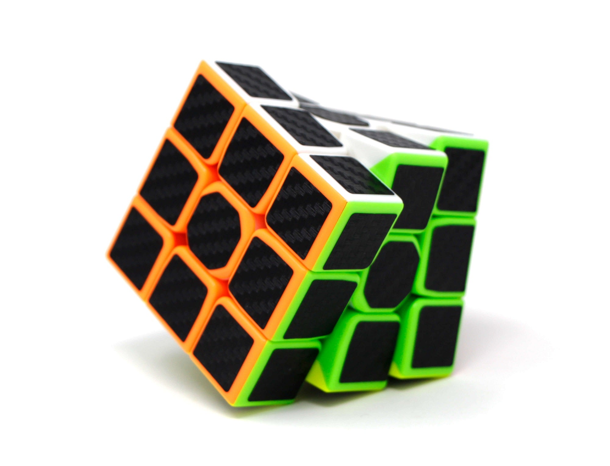 Detalhe do acabamento efeito carbono nas peças do Cubo Mágico Cuber Pro