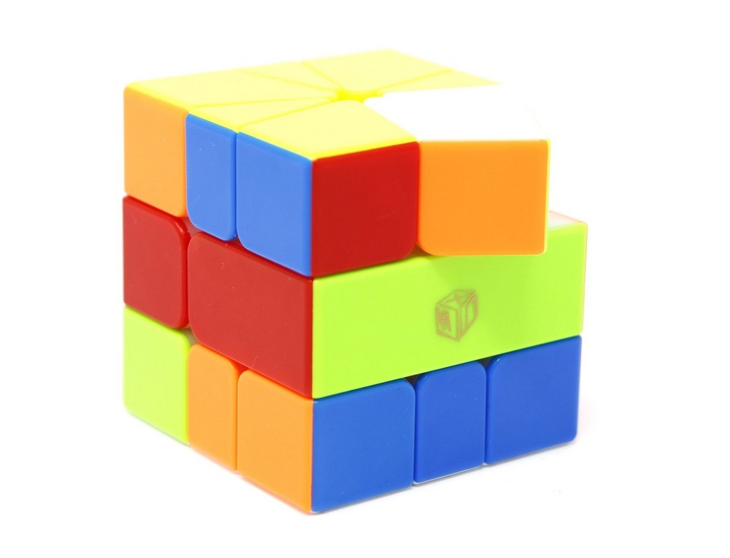 Square-1 X-Man Volt Magnético QiYi stickerless — vista frontal do puzzle montado