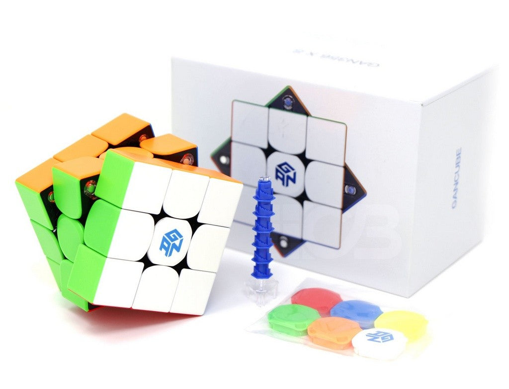 Cubo Mágico GAN 356 XS Lite Magnético stickerless — vista frontal mostrando as faces coloridas
