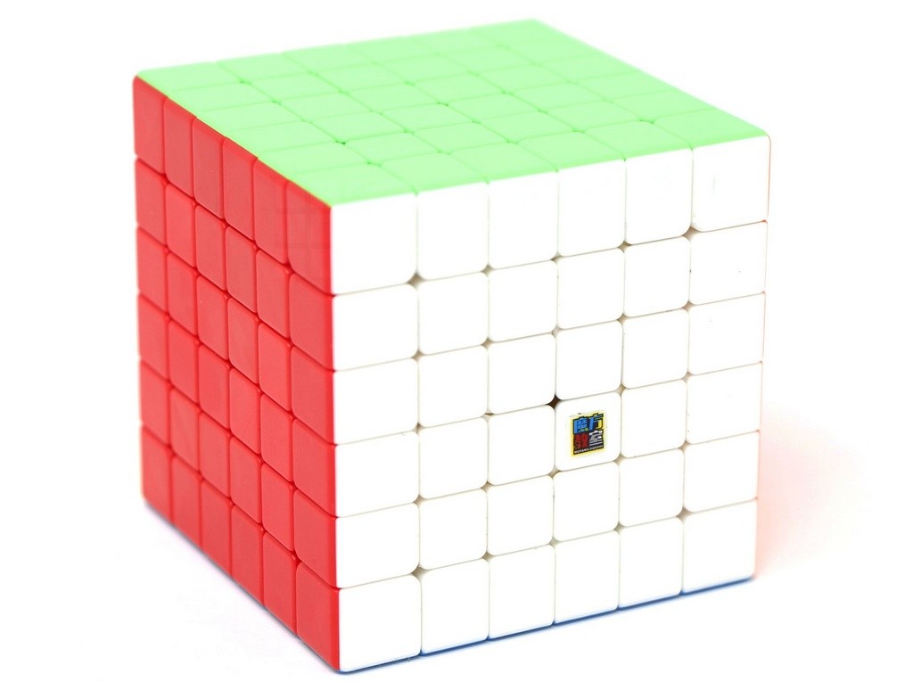 Cubo Mágico 6x6 MoYu Meilong V2 em ângulo lateral evidenciando as camadas externas