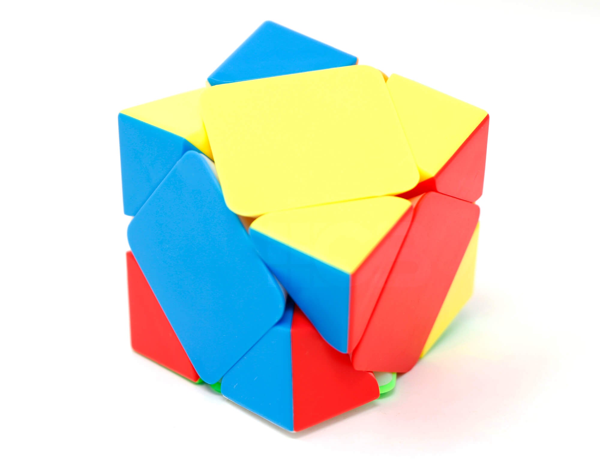 Skewb MoYu Meilong Stickerless — ângulo lateral mostrando os vértices e faces coloridas