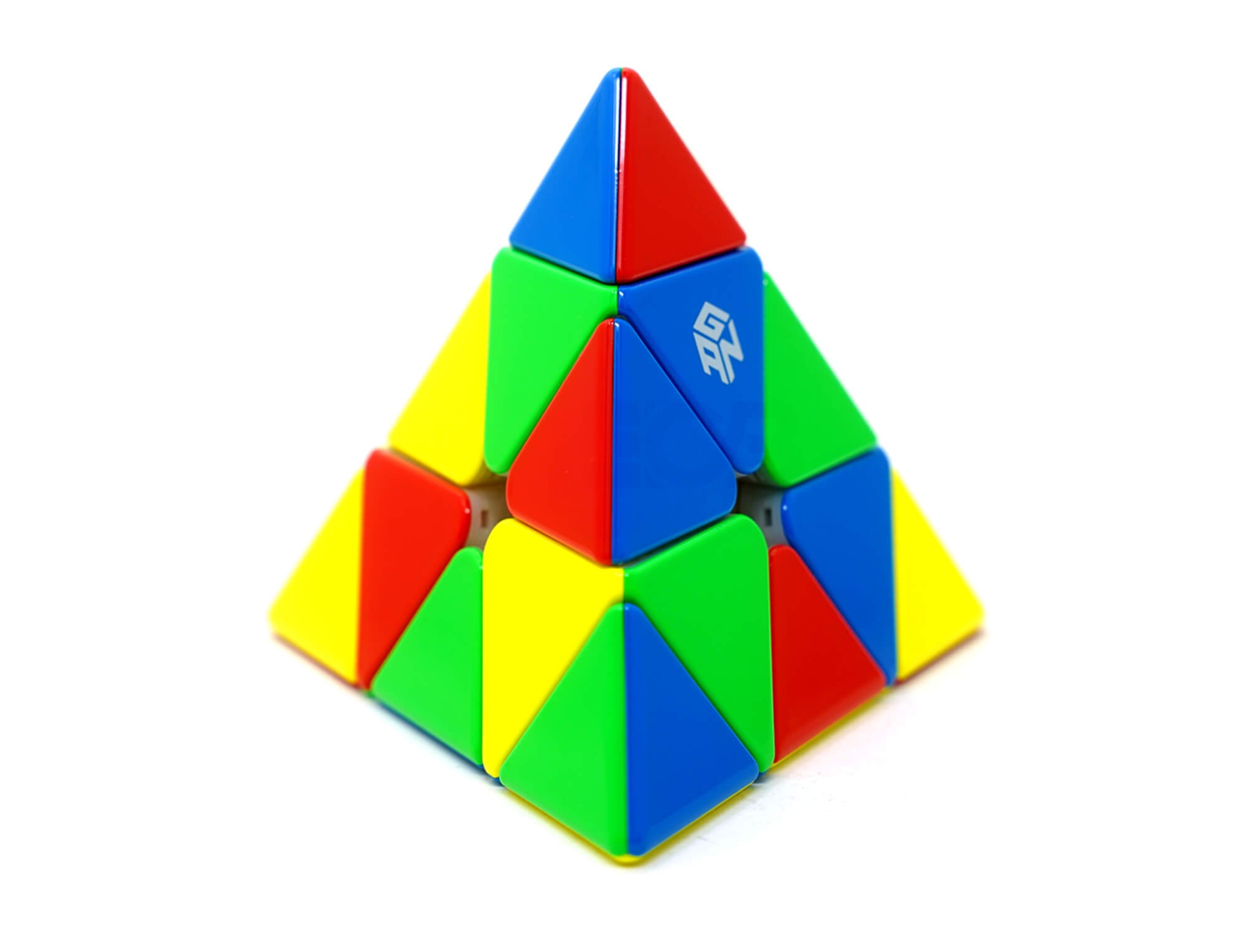 Pyraminx GAN M aberto exibindo o sistema de Core Positioning e núcleo magnético