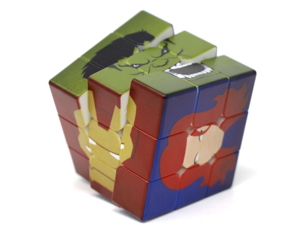 Cubo Mágico 3x3 Personalizado Marvel com impressão UV — vista frontal mostrando personagens