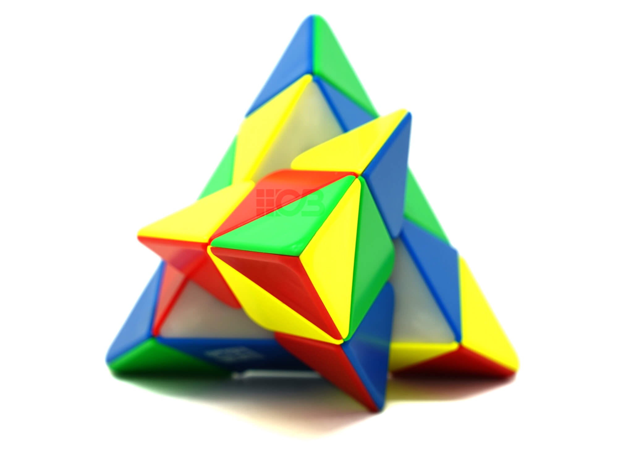 Pyraminx RS Magnético MoYu stickerless — vista frontal mostrando as cores das peças