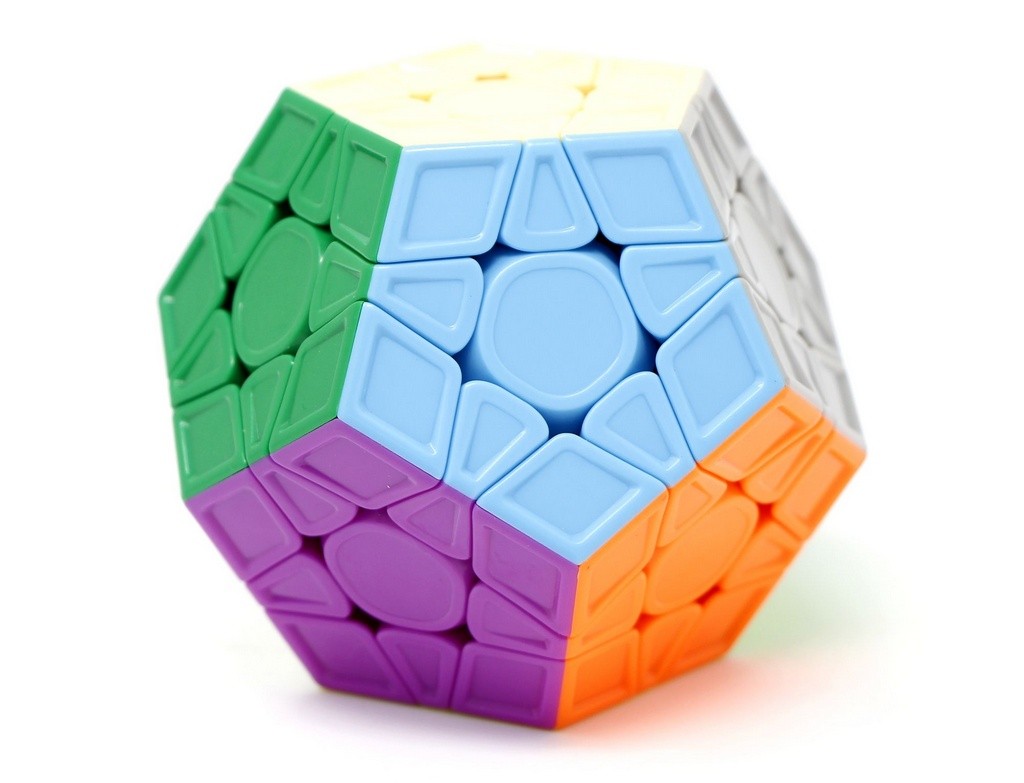 Megaminx Galaxy QiYi — detalhe do topo do puzzle com as faces coloridas em destaque