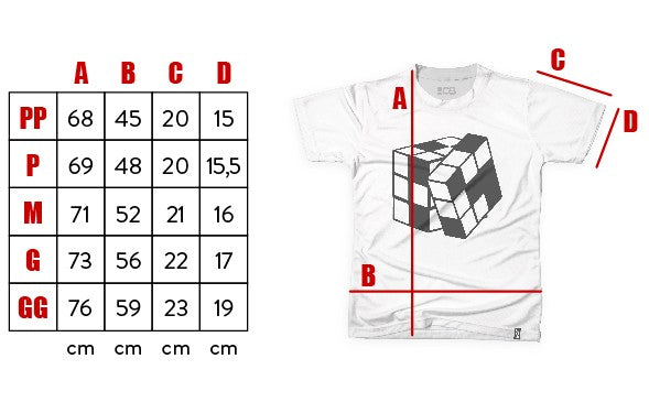 Modelo vestindo a camiseta Cubo Mágico preto e branco da Cuber Brasil