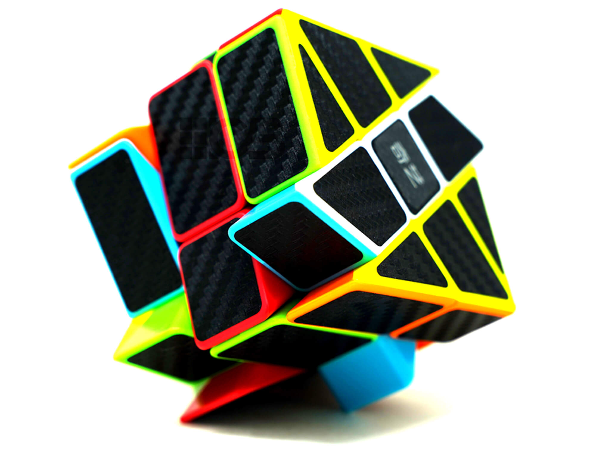 Windmill Carbon QiYi misturado evidenciando o shape mod e as peças coloridas stickerless