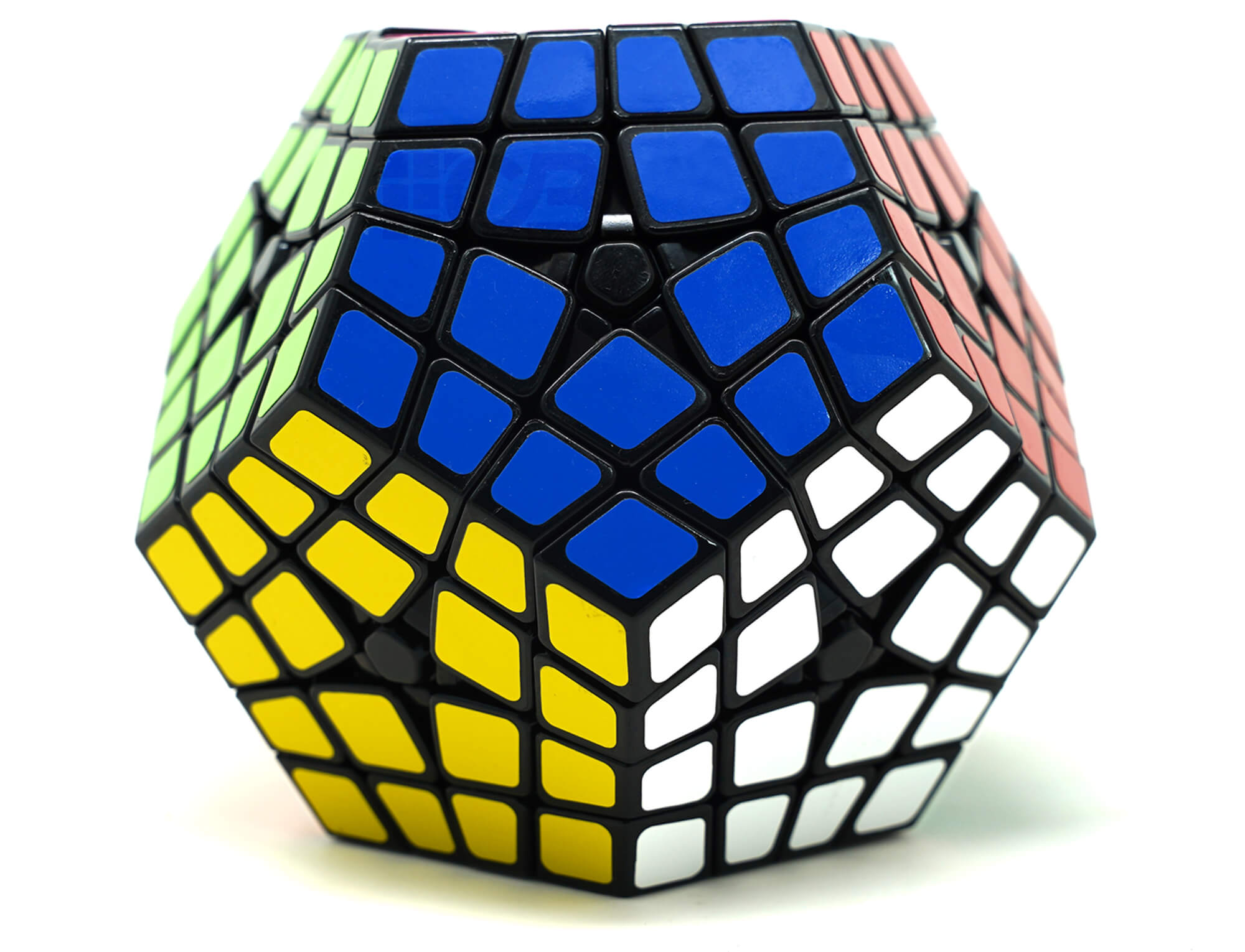 Vista superior do Megaminx 4x4 SengSo evidenciando o acabamento preto com adesivos e o formato pentagonal das faces