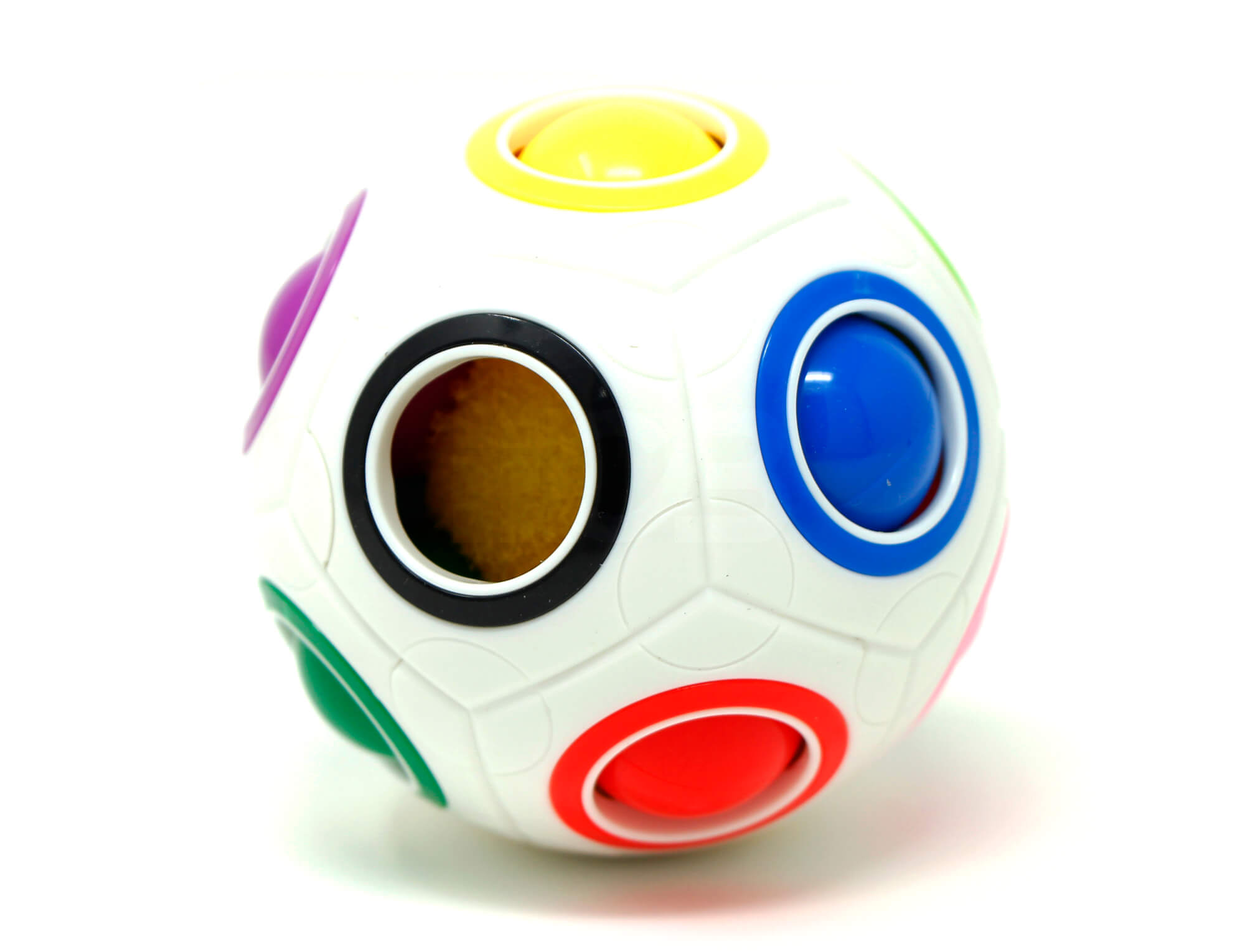 Rainbow Ball SengSo — detalhe aproximado das bolinhas coloridas encaixadas nos orifícios