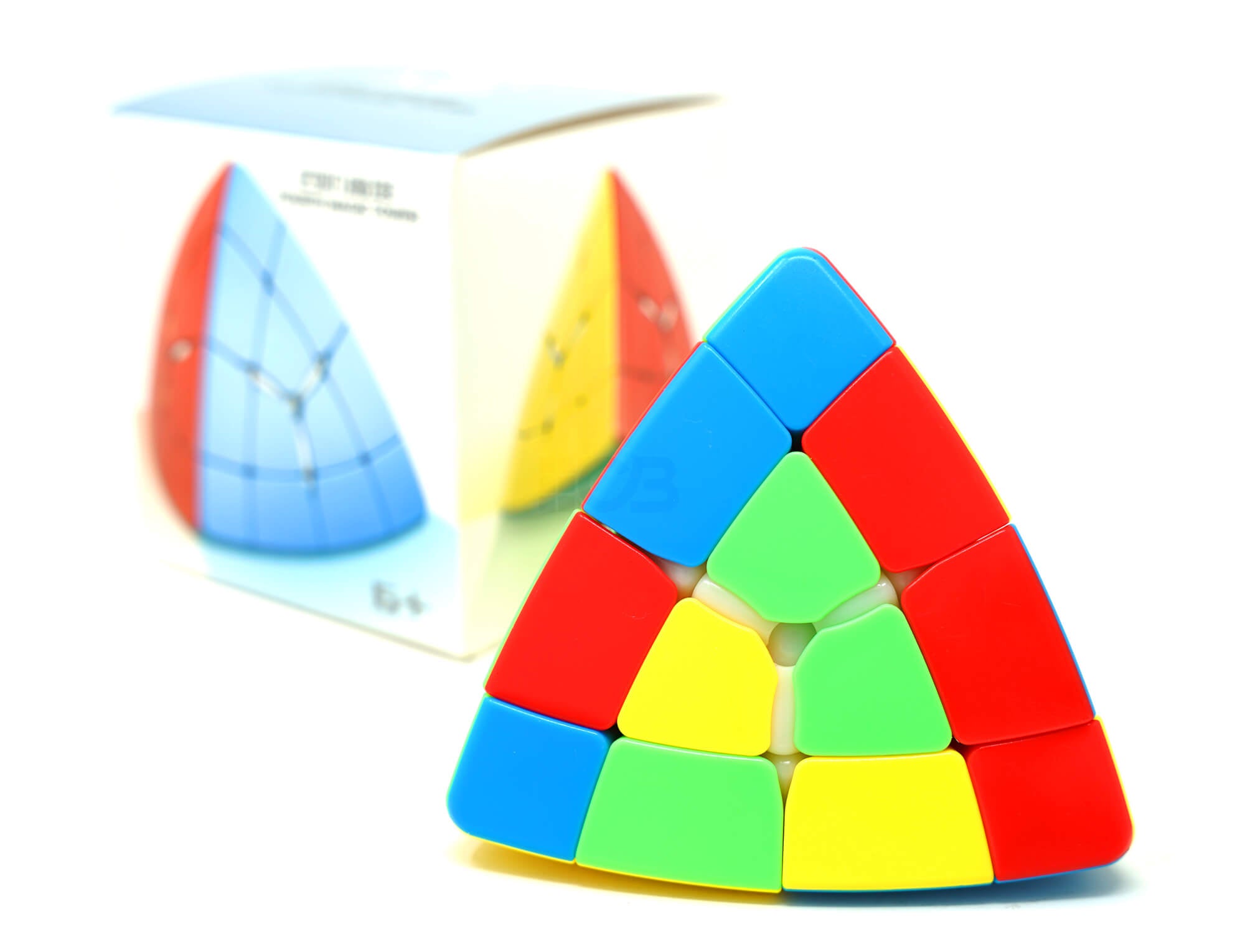 Pyraminx 4x4 Tower SengSo em ângulo lateral destacando as quatro camadas coloridas