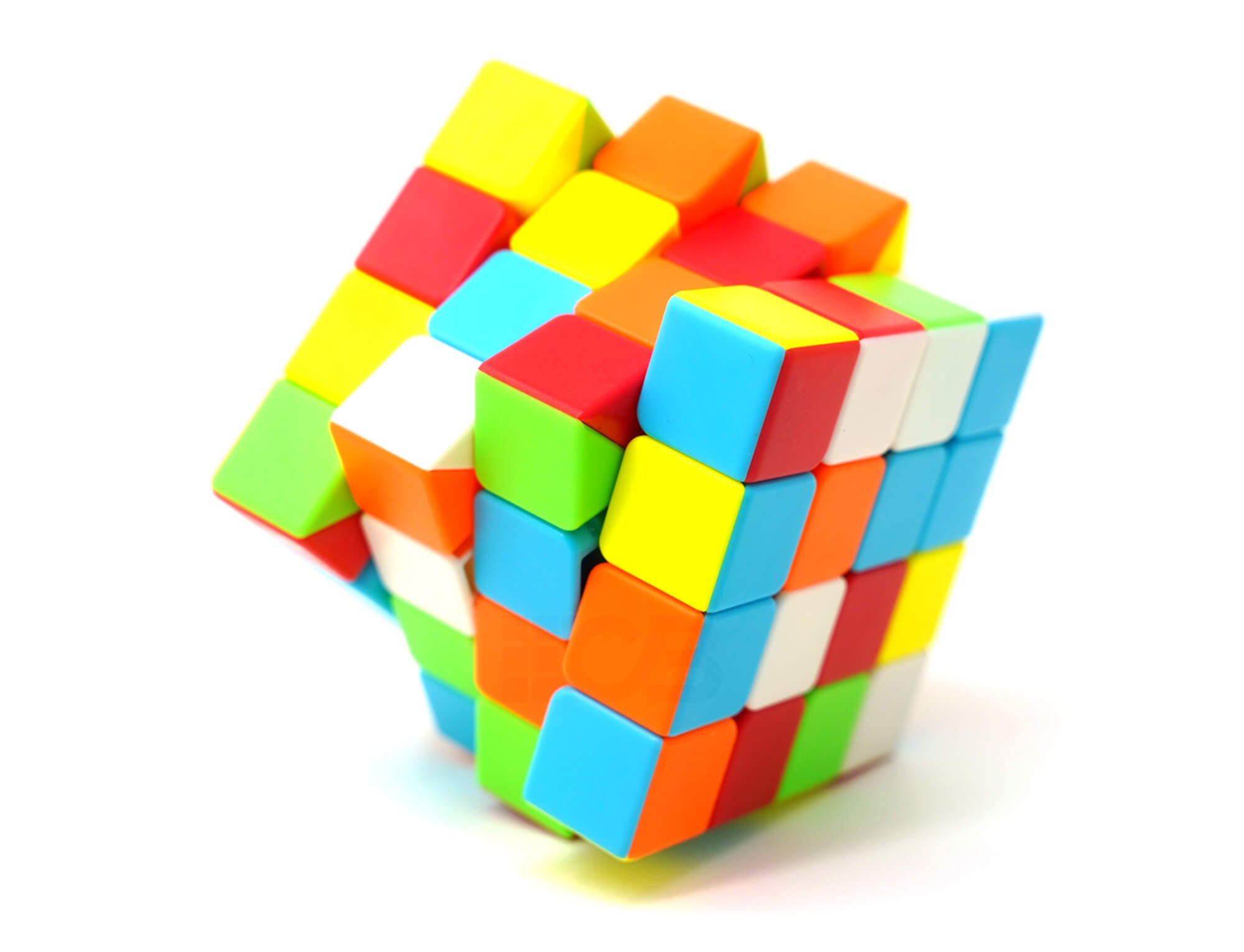 Cubo Mágico 4x4 Fanxin stickerless montado, vista frontal com as seis faces coloridas