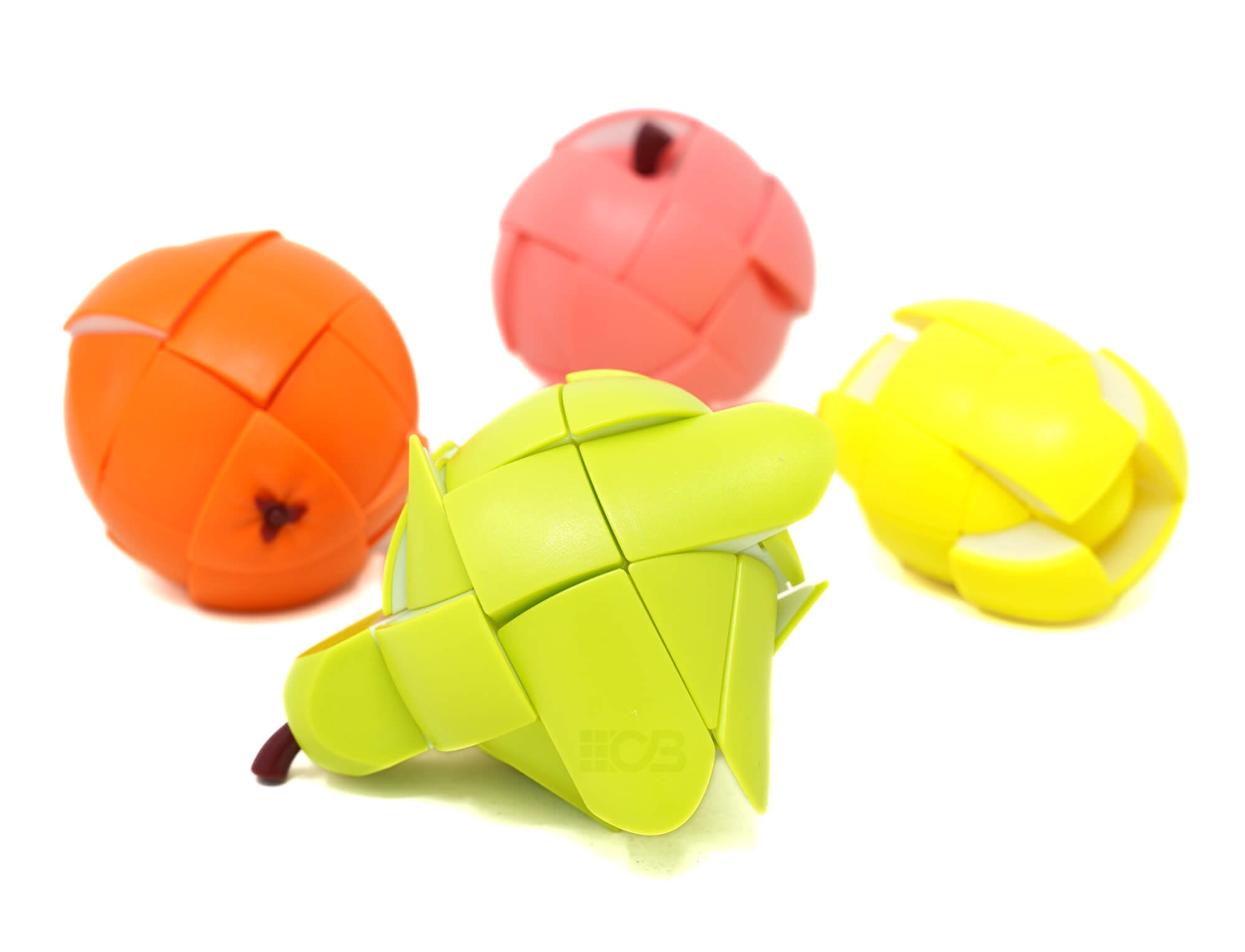 Cubo mágico shape mod formato pêssego da Fanxin, detalhe das peças coloridas
