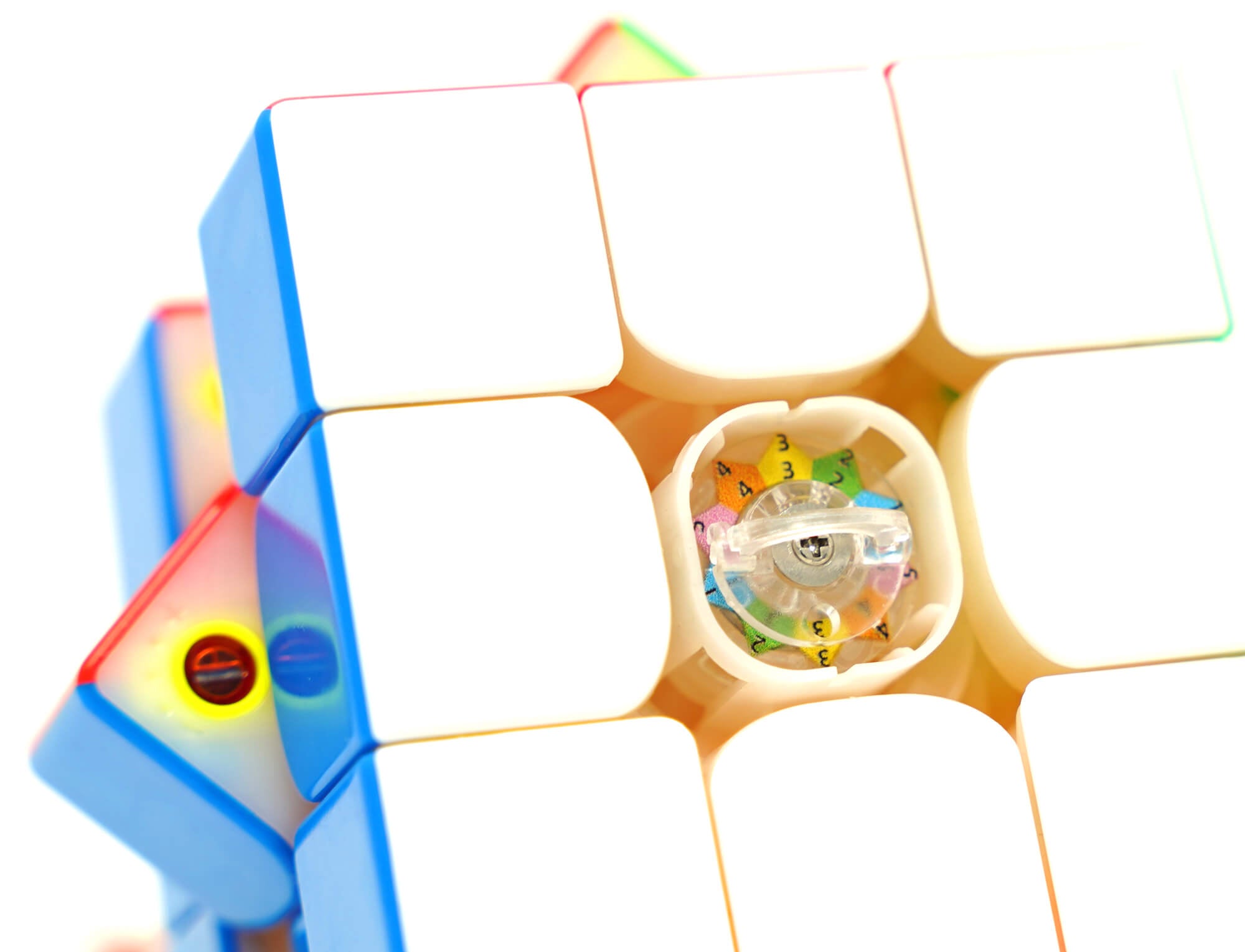 Cubo Tornado V3 QiYi com face azul em destaque — vista lateral