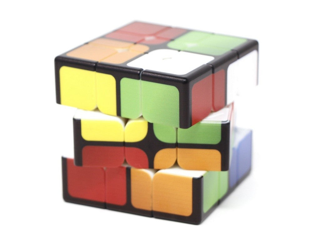 Detalhe da impressão UV no Cubo Mágico 2x2x3x3 personalizado Vinci Cube, cores vivas e sem adesivos