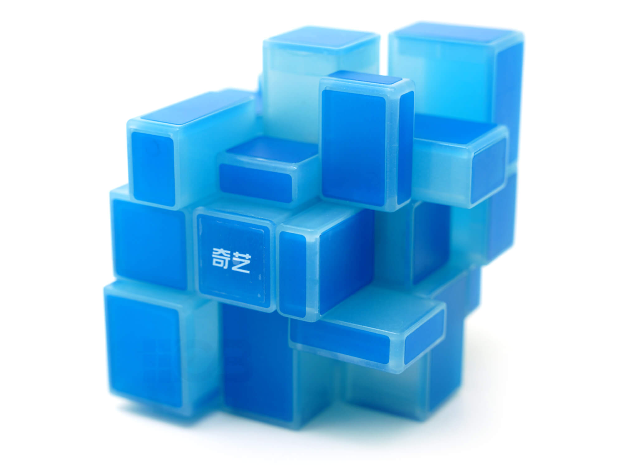 Mirror Blocks 3x3 QiYi azul fosforescente — ângulo superior mostrando a silhueta do cubo