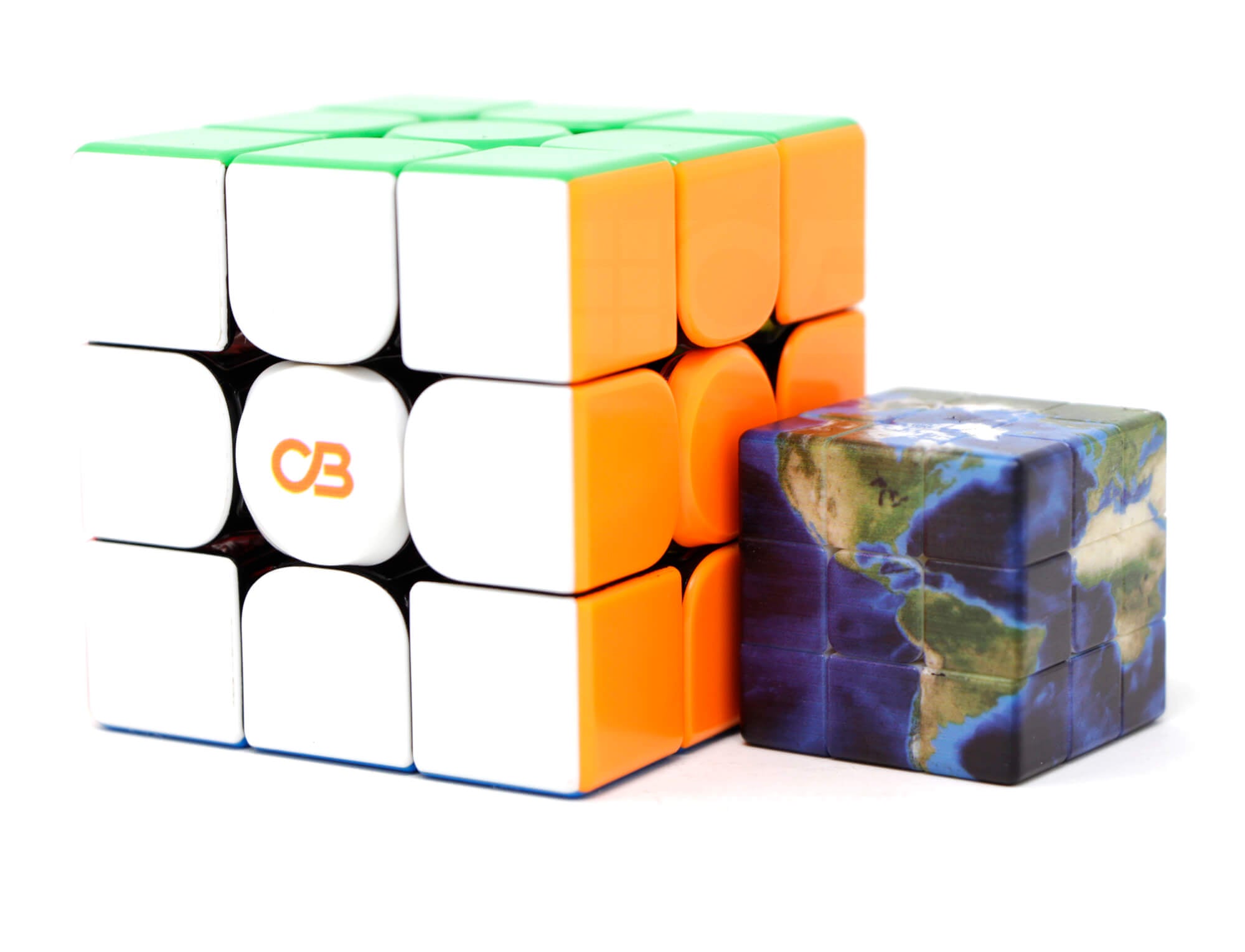 Detalhe da impressão UV dos continentes na face do Mini Cubo Planet