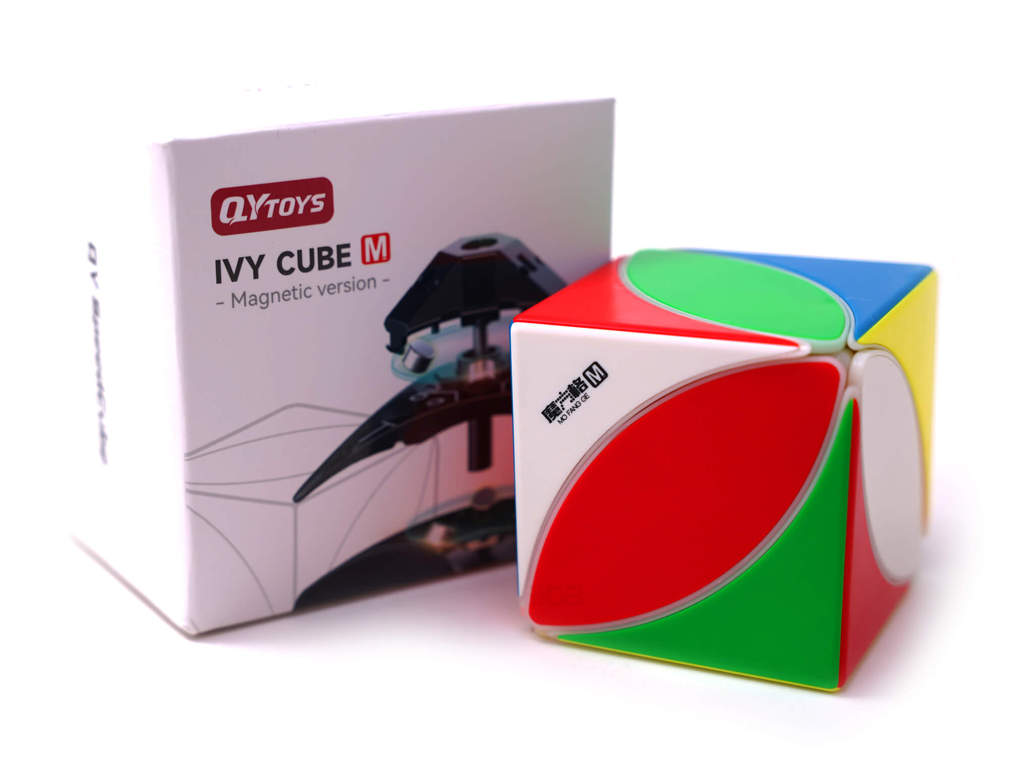 Ivy Cube QiYi com movimento parcial evidenciando o giro pelos vértices