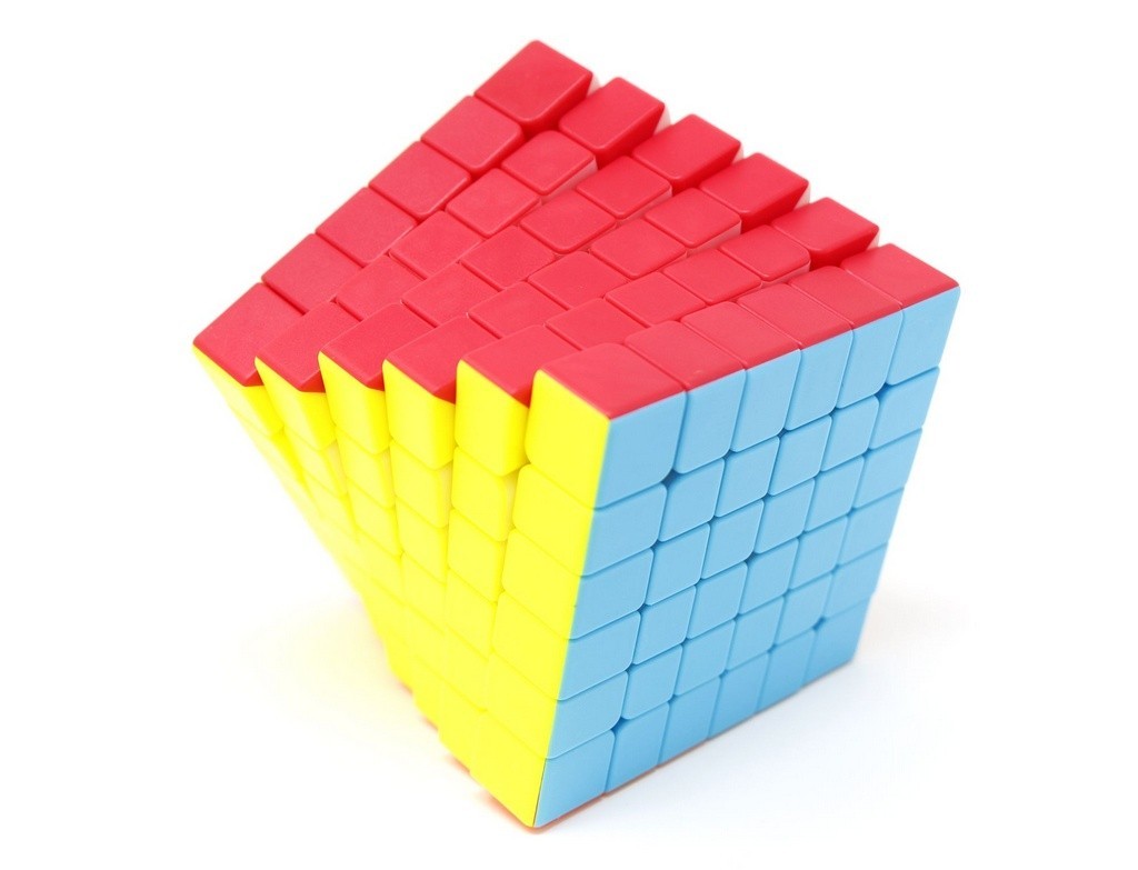 Cubo Mágico 6x6 QiYi QiFan S2 stickerless — vista frontal com peças coloridas