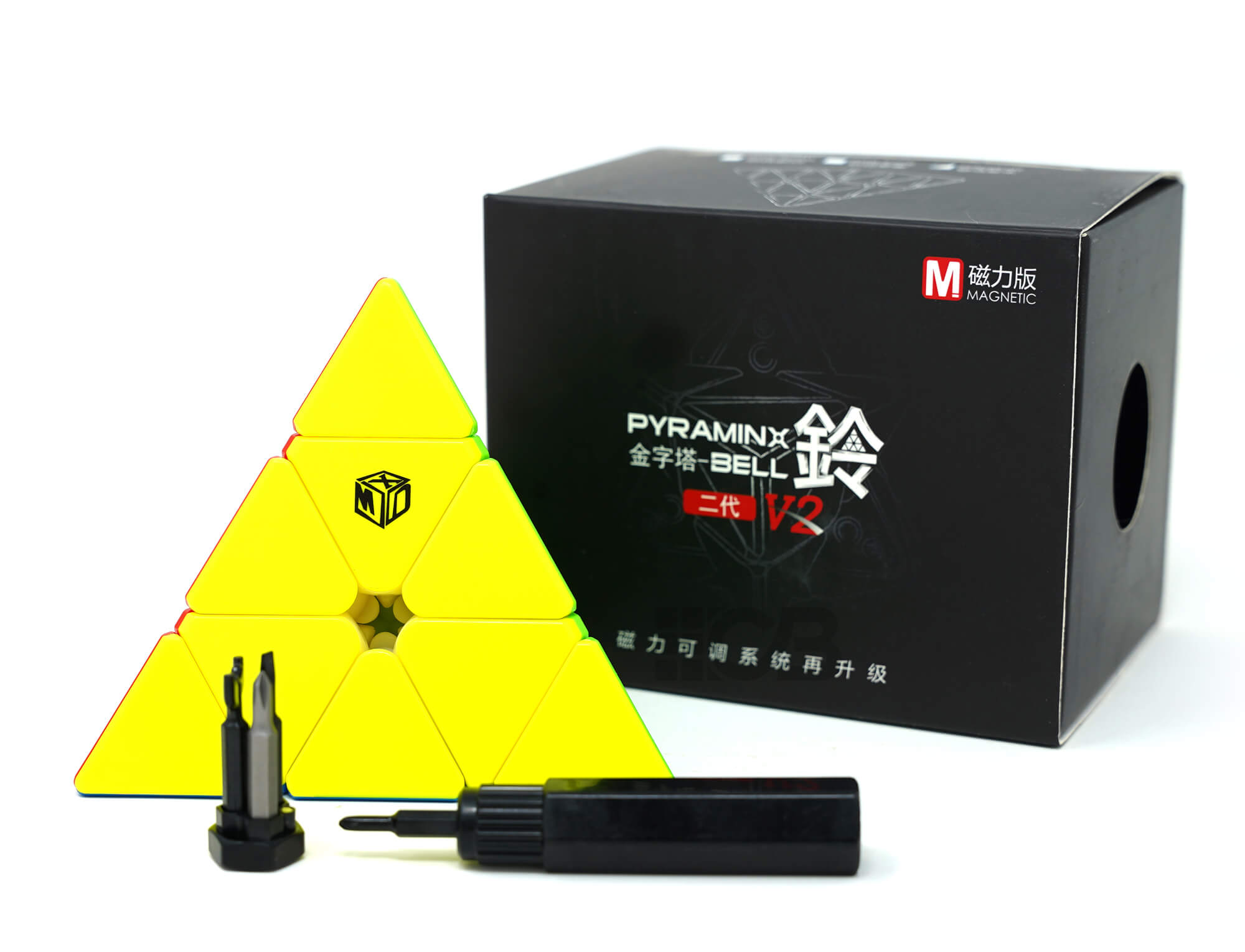 Pyraminx Bell V2 QiYi em ângulo lateral mostrando o formato de pirâmide