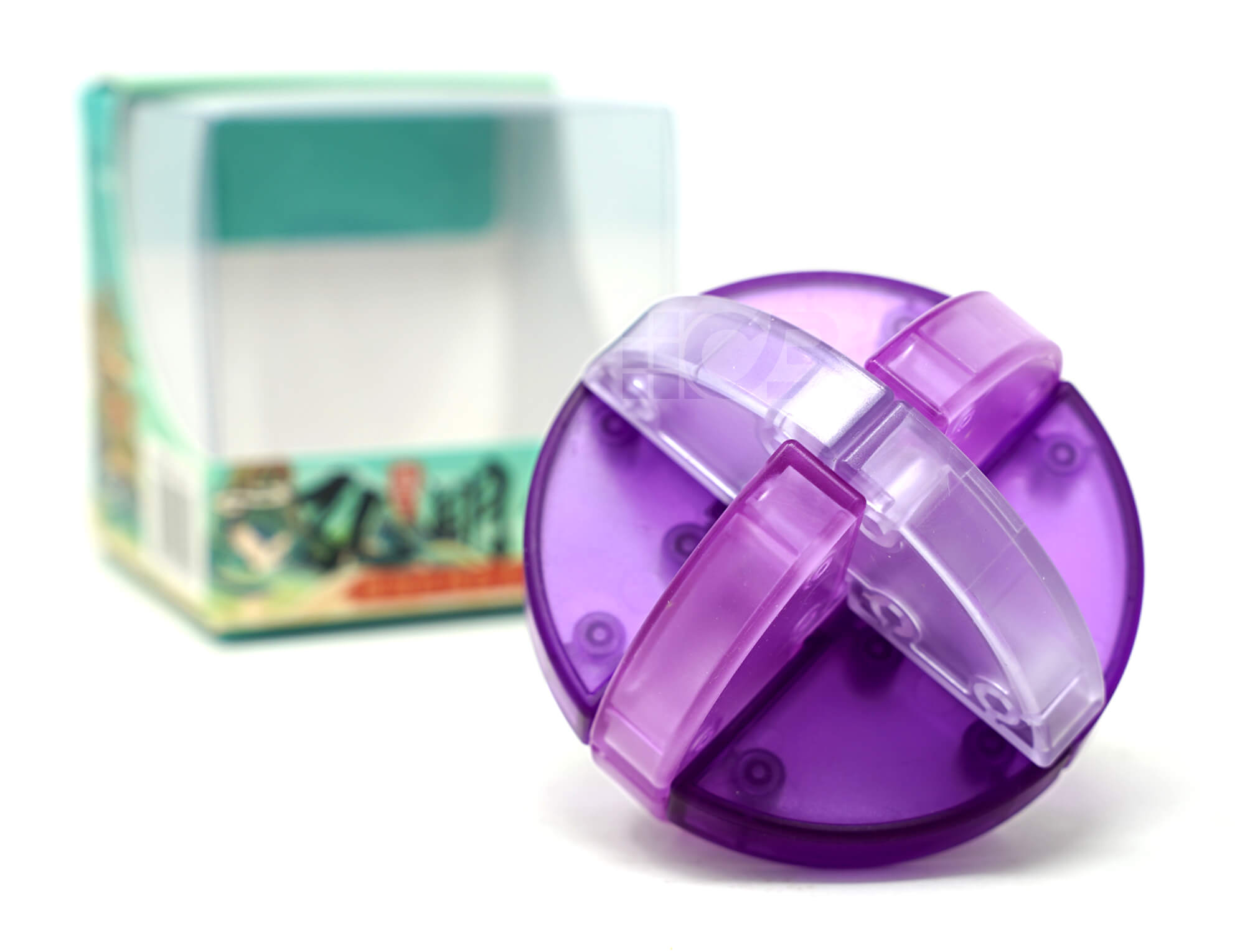 Luban Sphere QiYi roxo desmontado mostrando as peças de plástico ABS translúcido