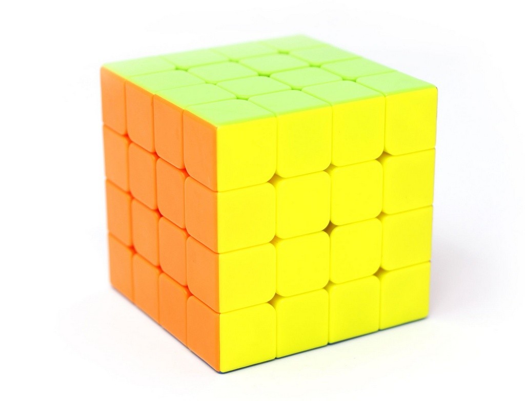Cubo Mágico 4x4 QiYi Mini Thunderclap 6.0 Stickerless — detalhe das peças coloridas e acabamento stickerless