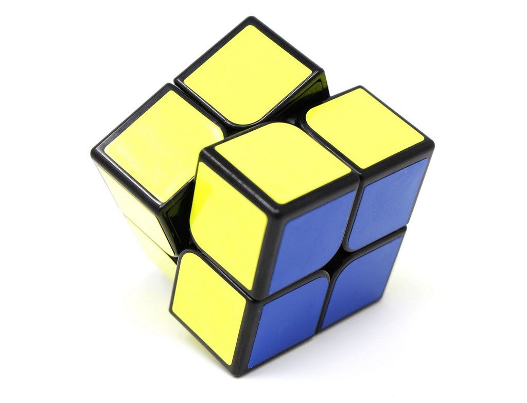 Cubo QiDi Kids Pudim 2x2 em ângulo de perspectiva destacando as peças coloridas