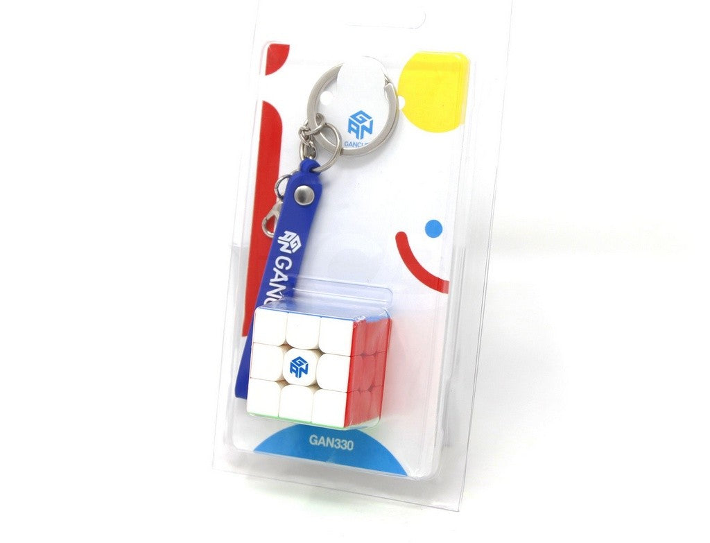 Cubo Mágico 3x3 chaveiro GAN 330 stickerless com corrente metálica — vista frontal