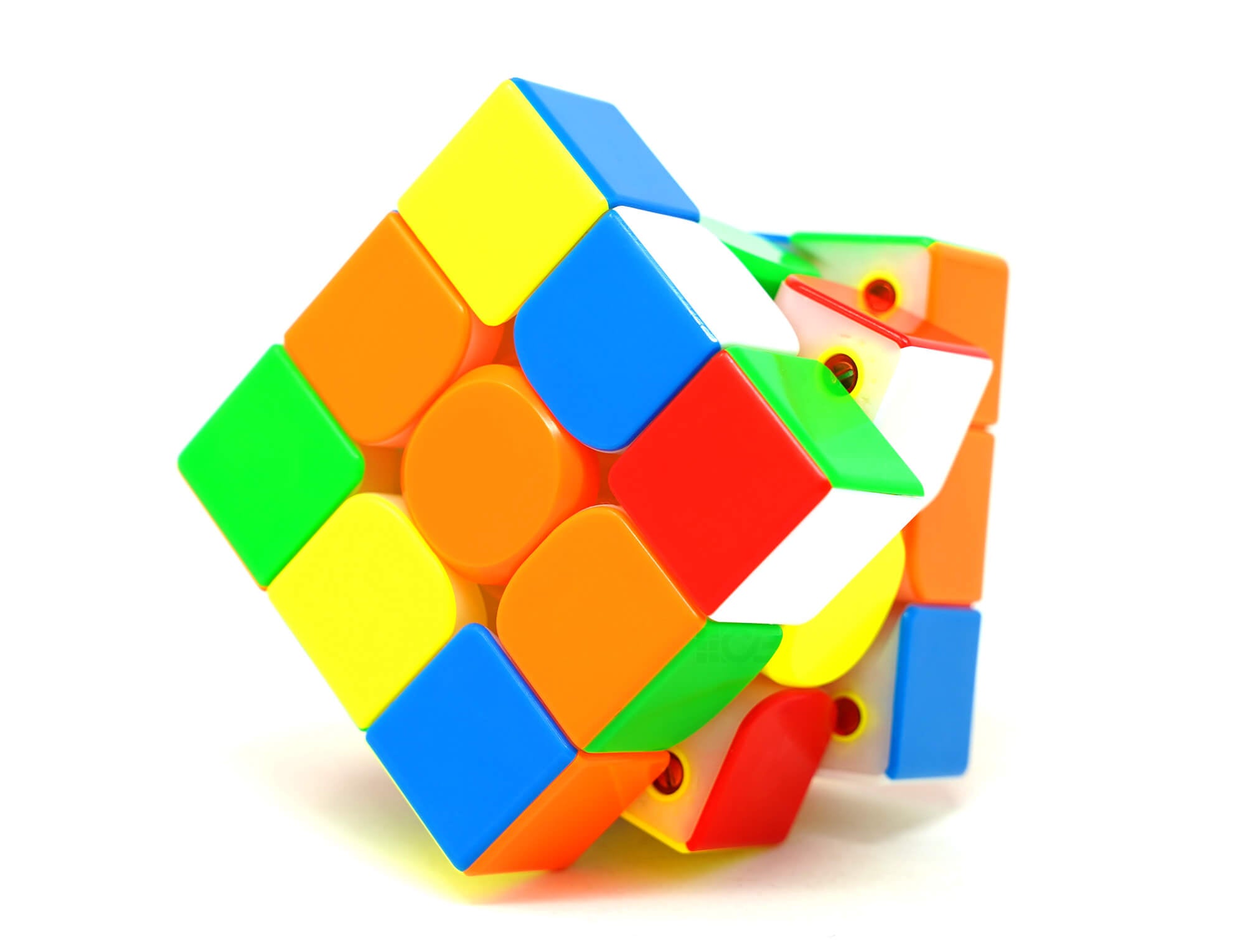 Vista superior do Cubo Mágico Tornado V3 com peças coloridas stickerless