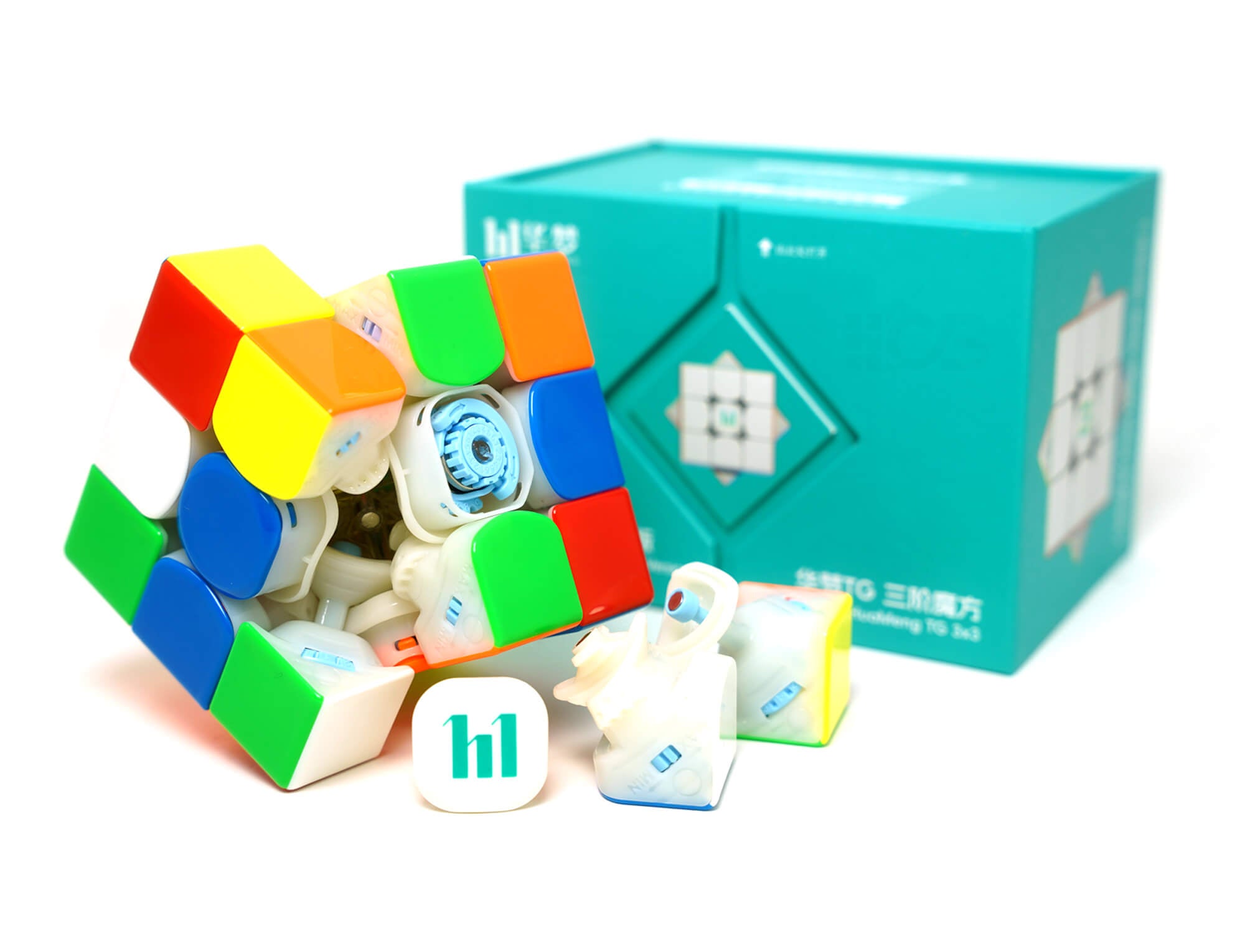 Cubo Mágico HuaMeng TG desmontado ou em ângulo lateral mostrando acabamento UV nas peças