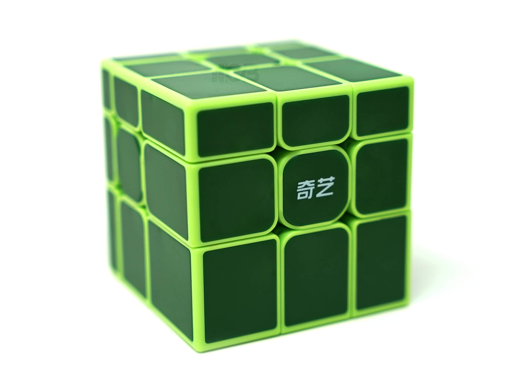 Mirror Blocks 3x3 QiYi Verde sobre superfície branca, ângulo frontal