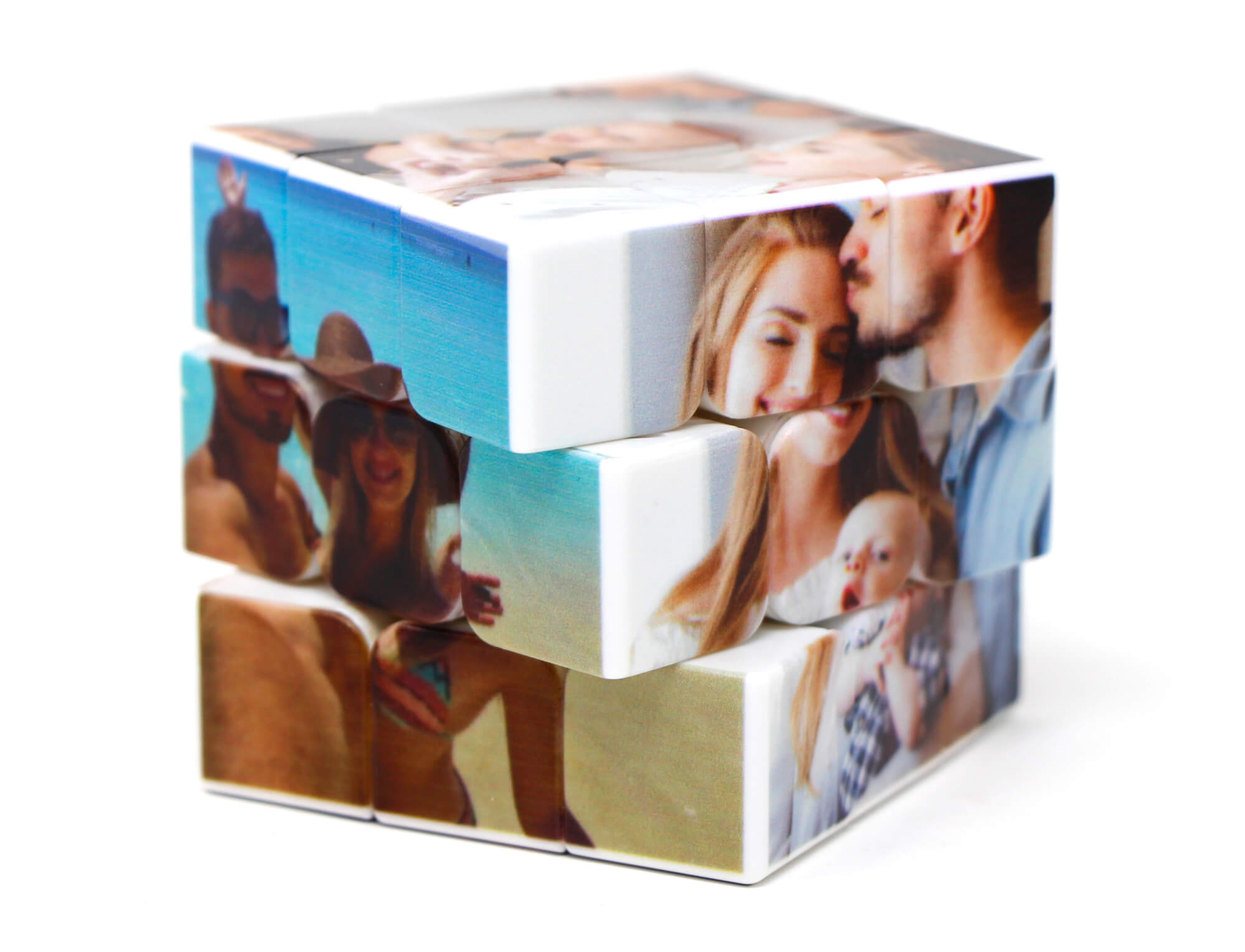 Cubo Mágico 3x3 personalizado com arte de personagem em cada face, sobre fundo branco