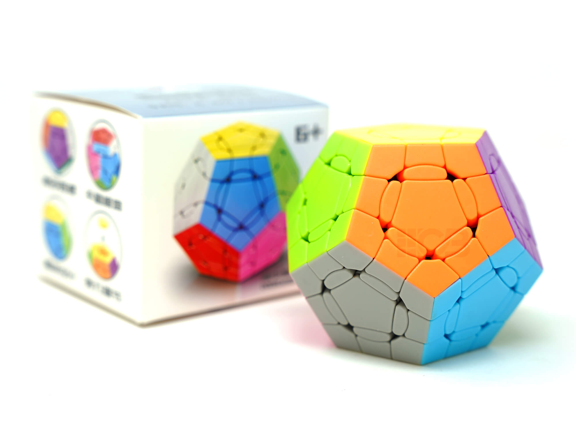 Vista lateral do Megaminx Crazy SengSo destacando o padrão de cores das faces