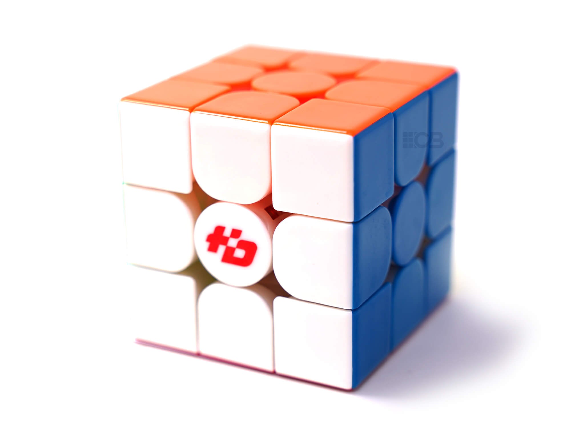 Fanxin Light Ultra 3x3 em mão durante o solve — perspectiva de uso