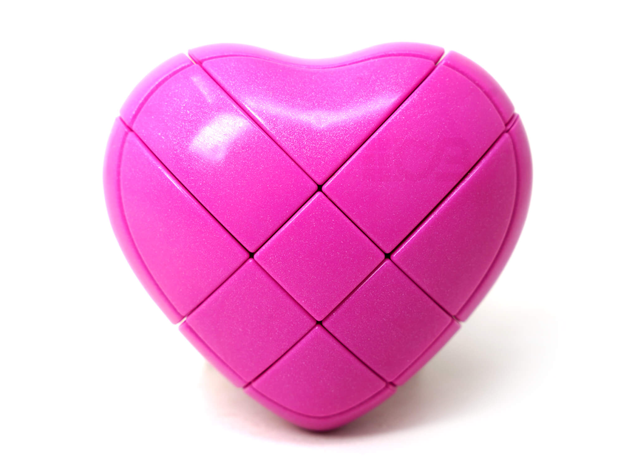 Cubo Mágico Coração 3x3 Rosa da YJ visto de frente, mostrando o formato de coração
