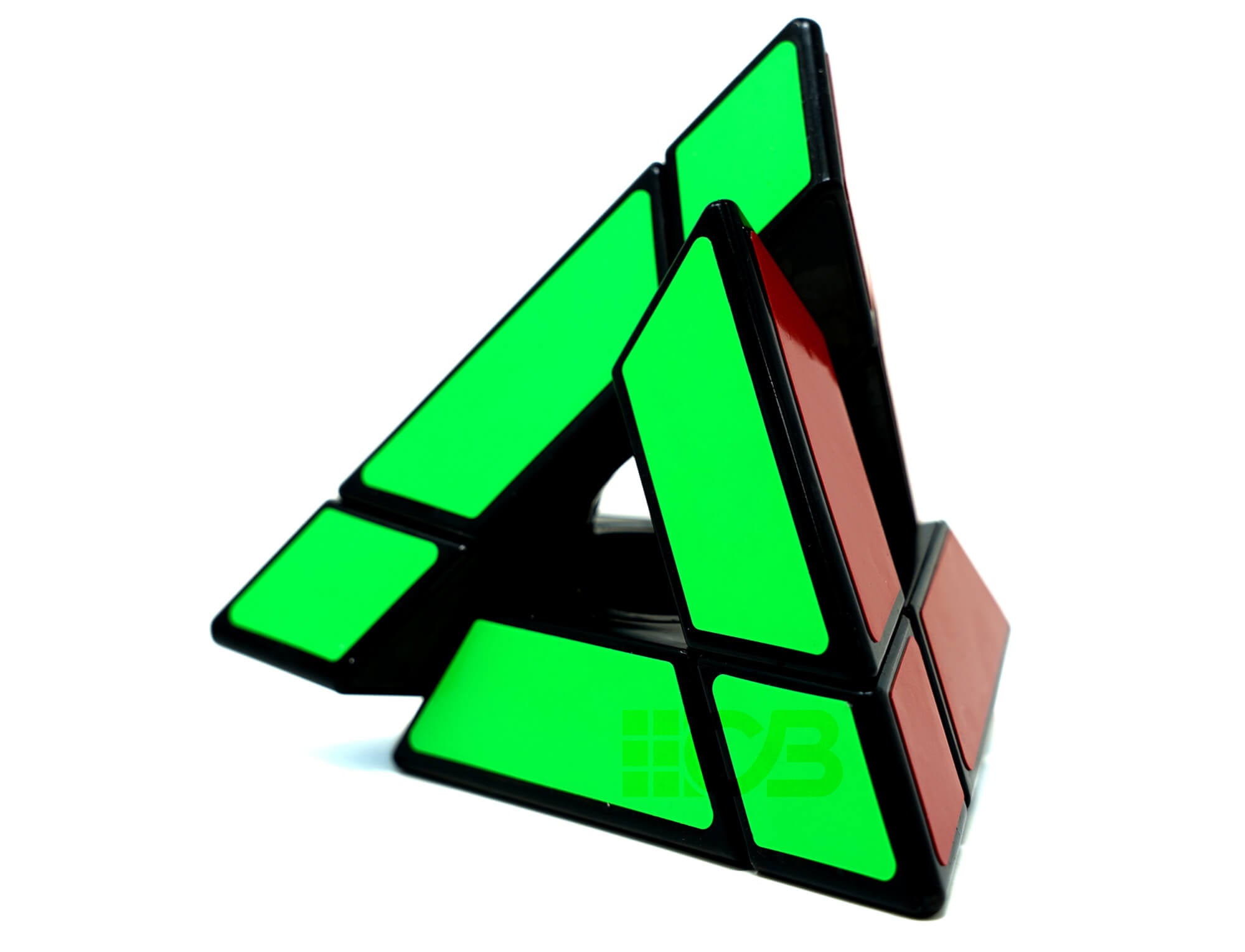 Pyraminx Void Hollow SengSo em ângulo lateral mostrando o design oco das faces