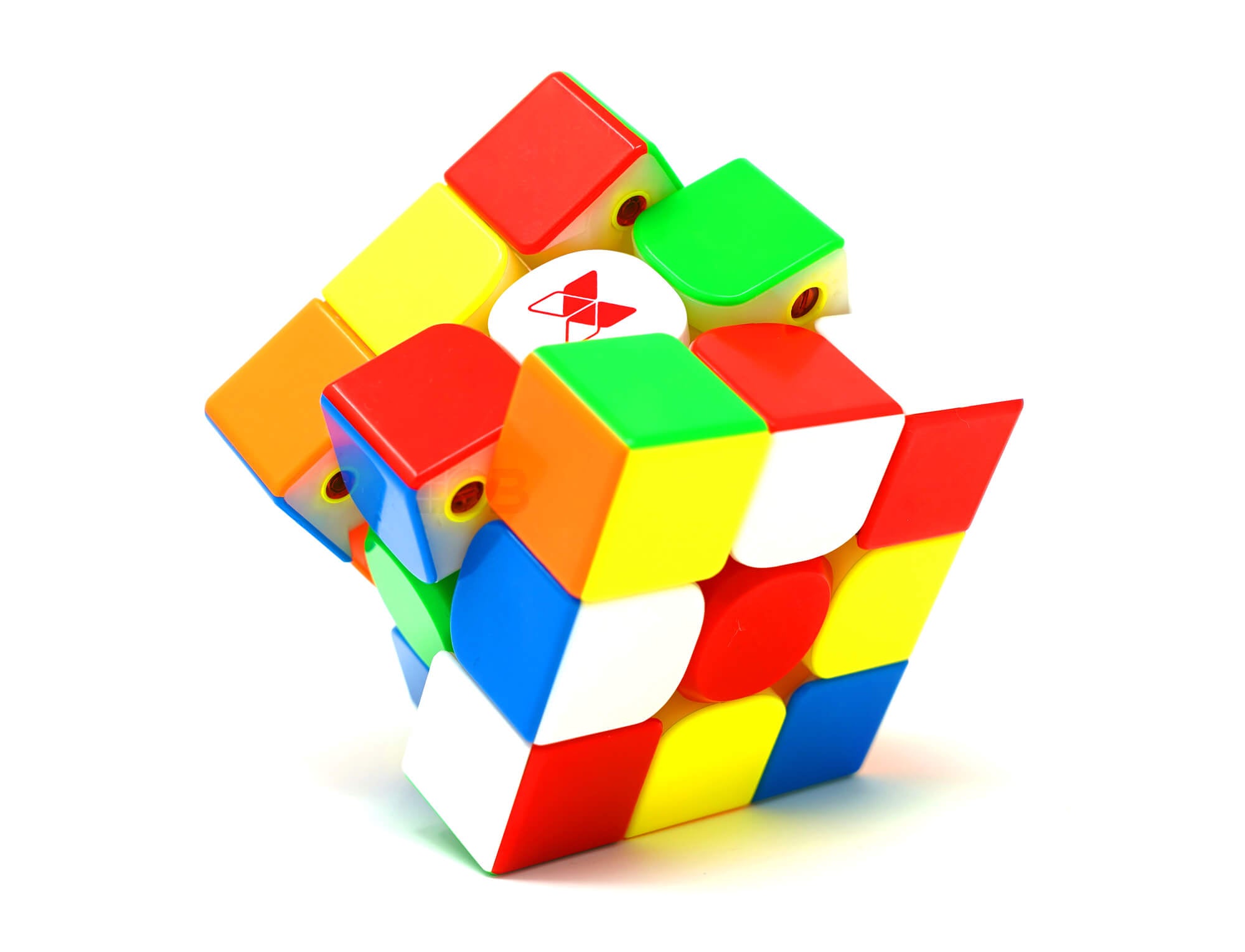 Cubo Mágico 3x3 X-Man Tornado V3 QiYi stickerless em vista frontal isométrica